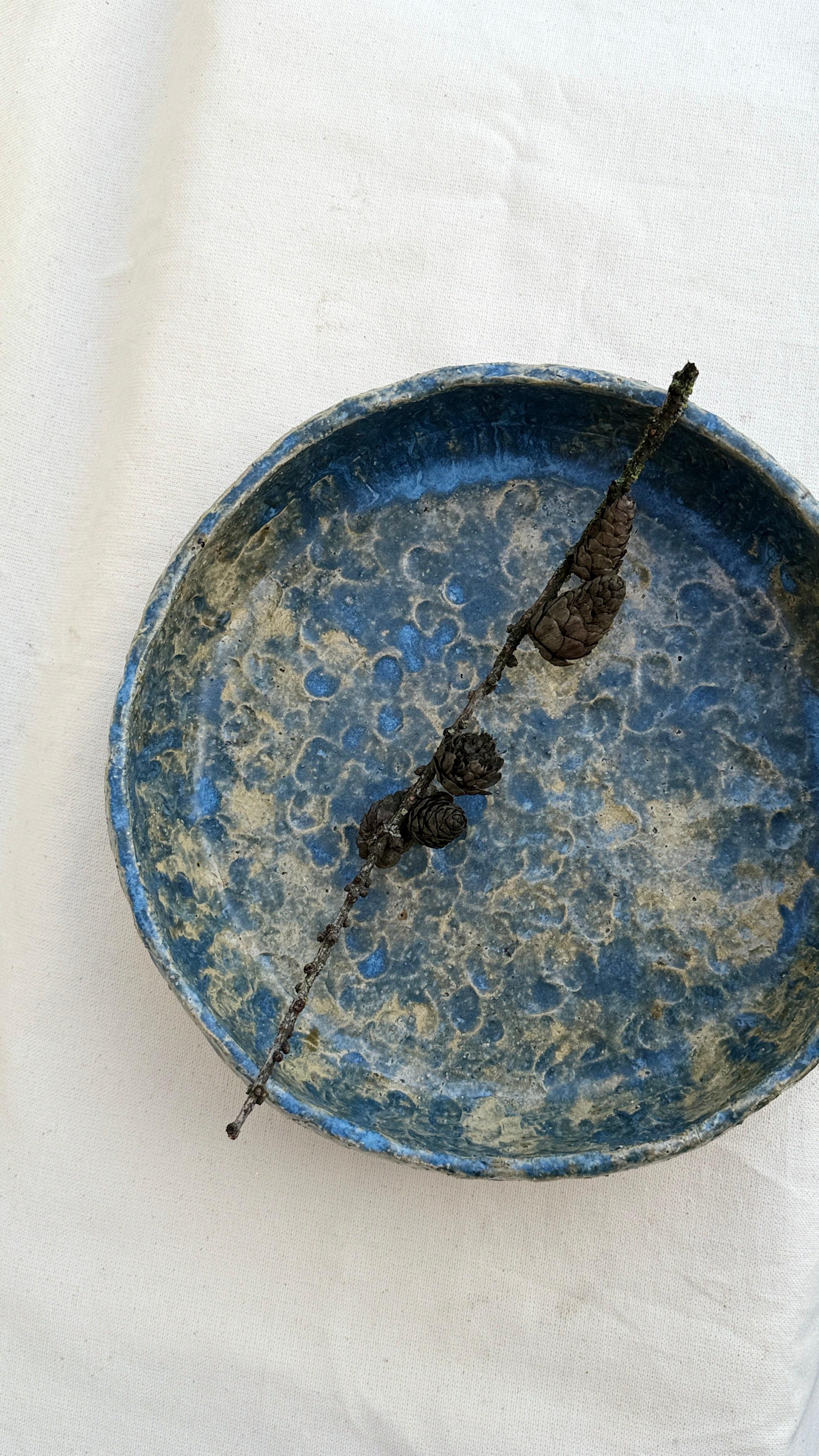 Блюдо «Голубая бездна». Арт-керамика Катерины Жизневской