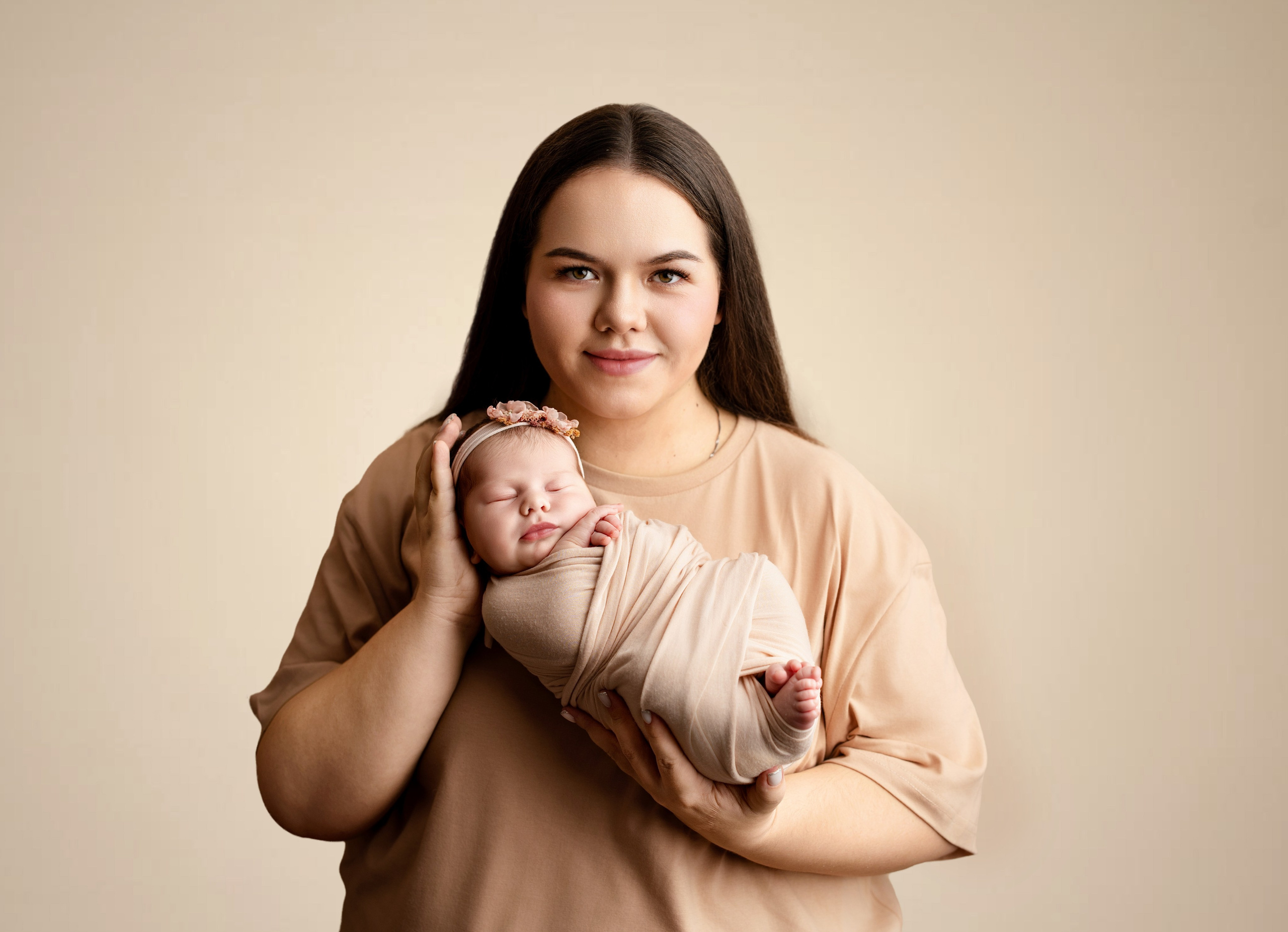 Фотограф новорожденных в Нижнем Новгороде - профессиональная фотосессия для новорожденных, уютные и милые снимки малышей, создание уникальных образов и воспоминаний для родителей. Специалист по детской фотографии предлагает услуги по съемке новорожденных в комфортной обстановке, обеспечивая безопасность и тепло для вашего малыша.