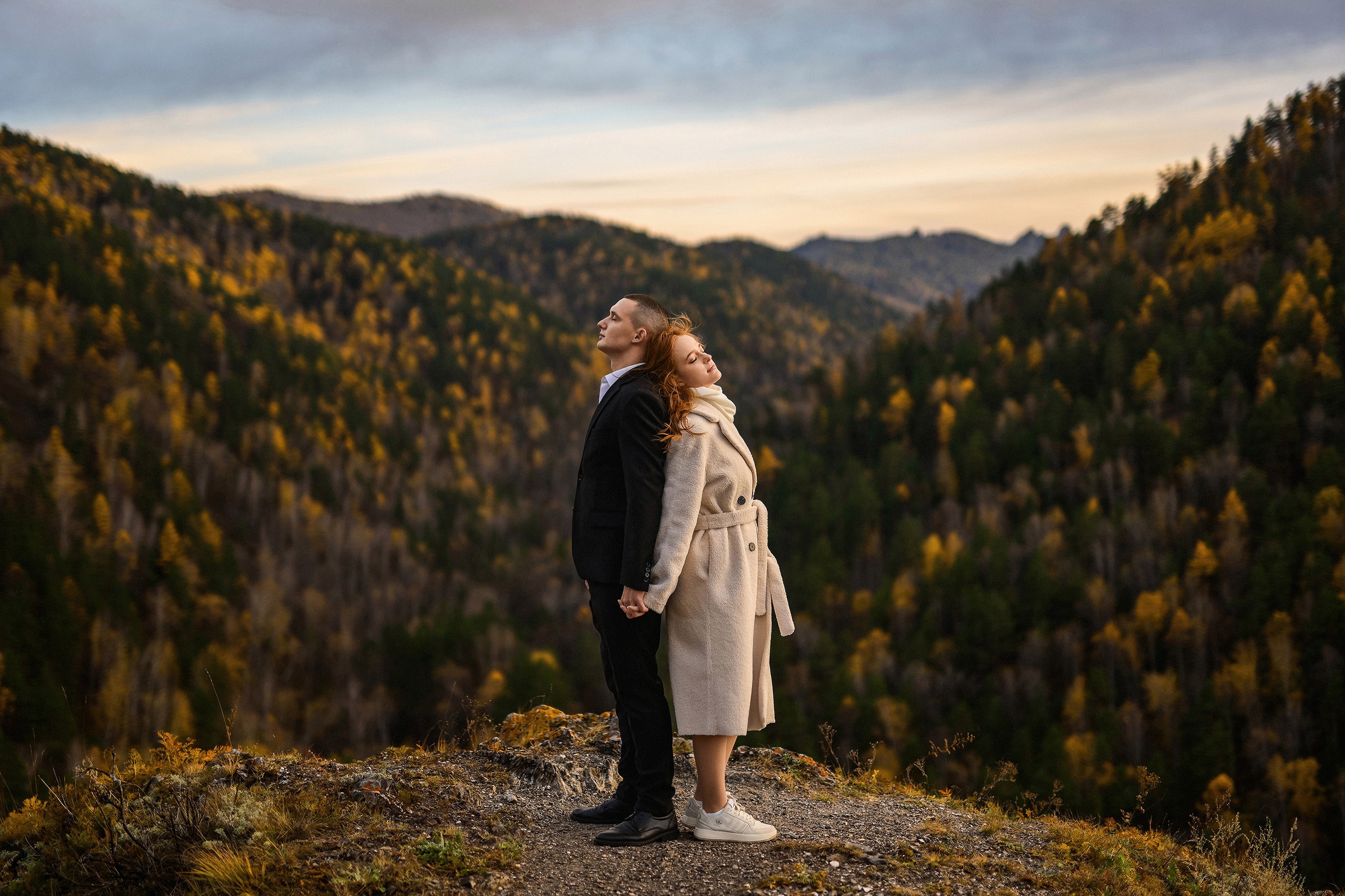 Свадебная фотосессия в золотую осень в Красноярске. 📸 Свадебный и семейный фотограф в Красноярске Тихомиров Евгений | 17 лет опыта | 800+ свадеб
