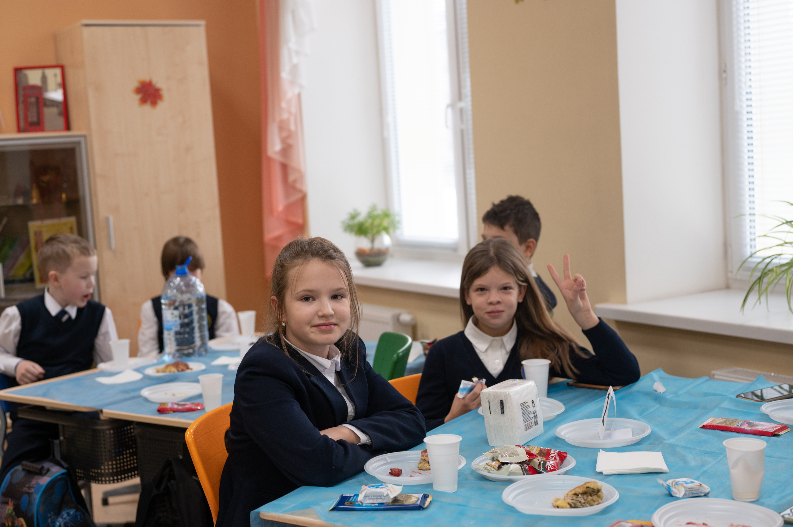 Репортаж мероприятия в классе 5Ж 16 гимназия 2024 г. Фотограф новорожденных, семейный детский в Тюмени Татьяна Морозова