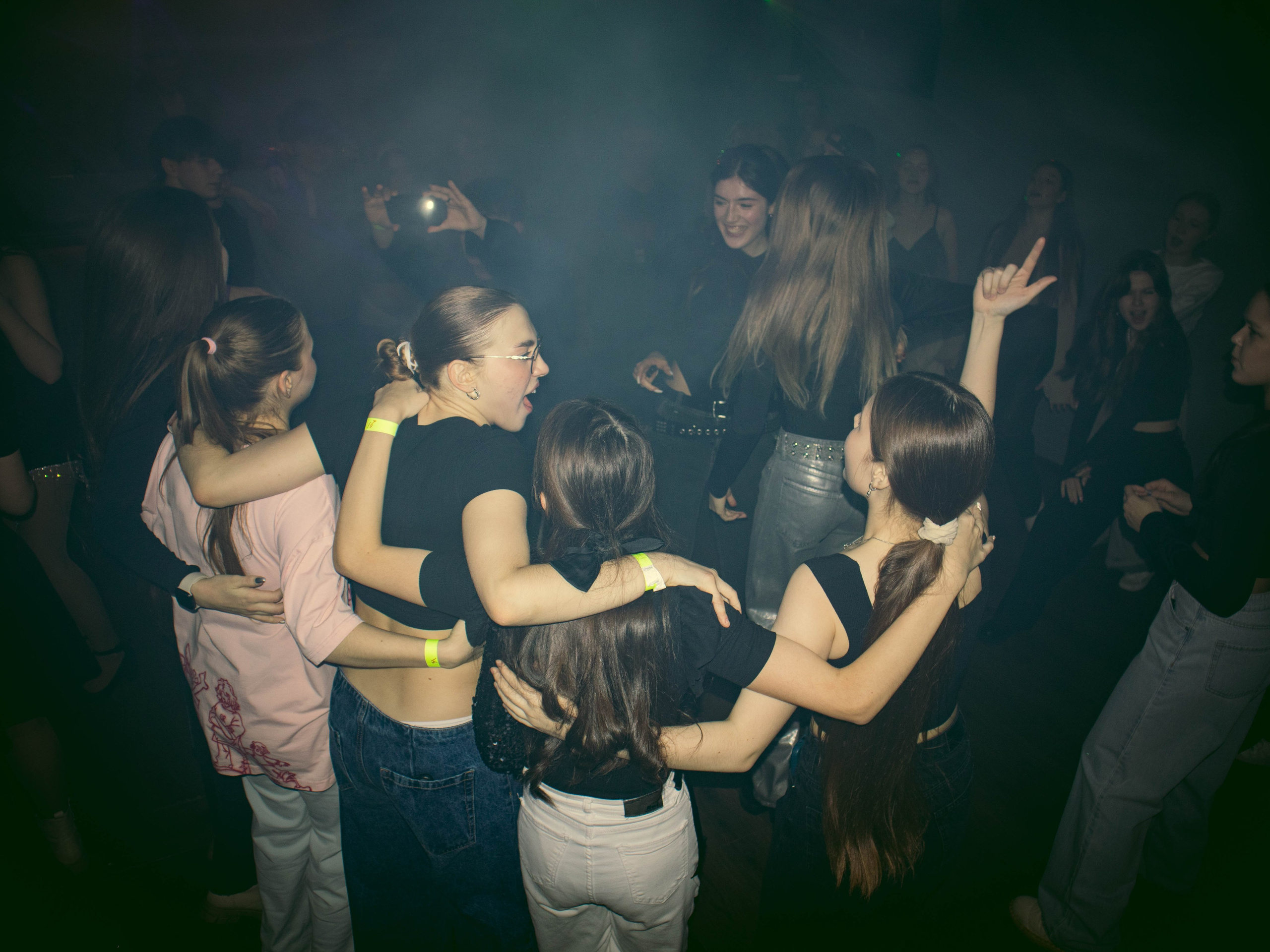 MOSHPIT. Фотограф и видеограф в Бугульме Аня Трутнева