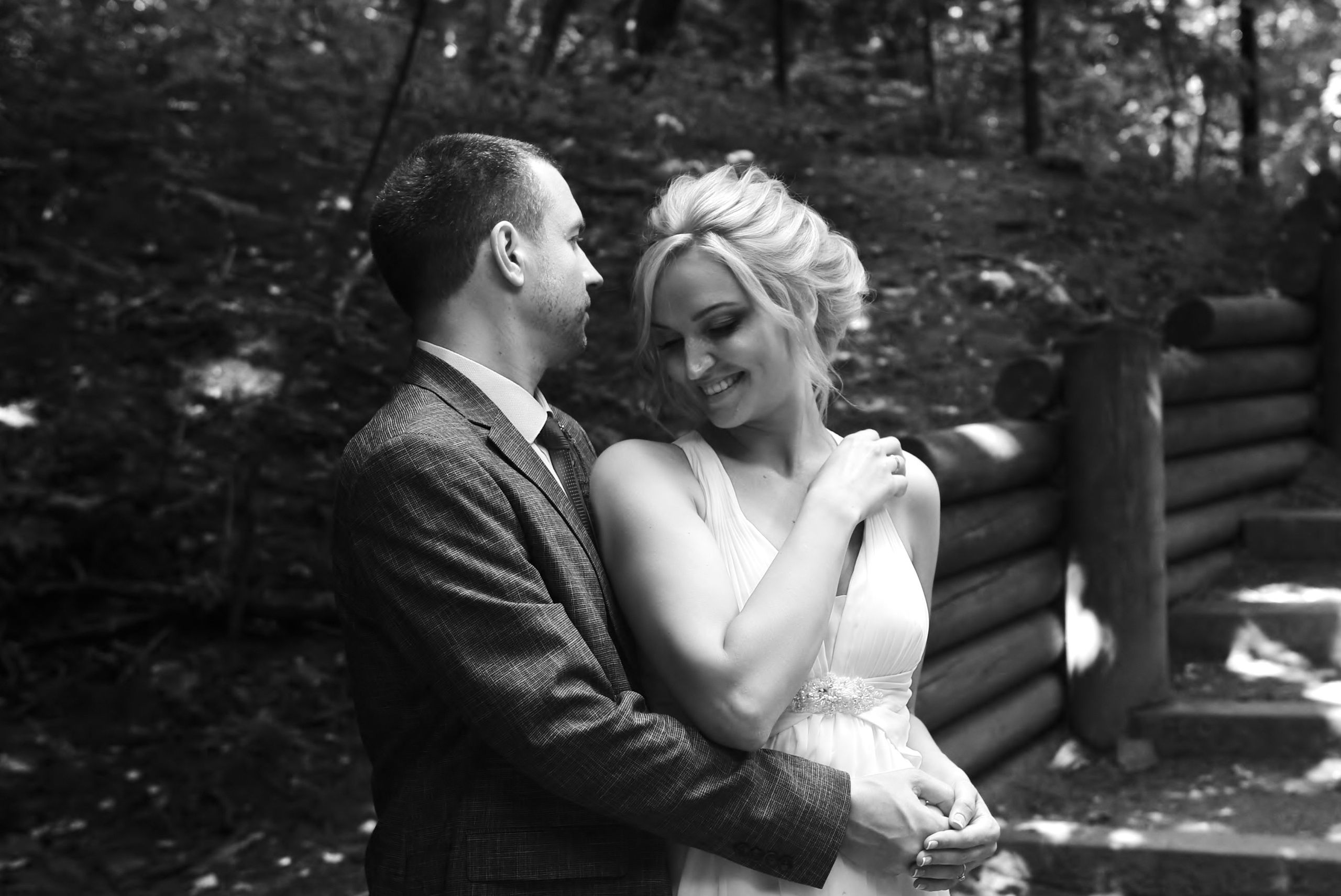 Свадьба на Воробьёвых Горах и МГУ, черно-белая фотография