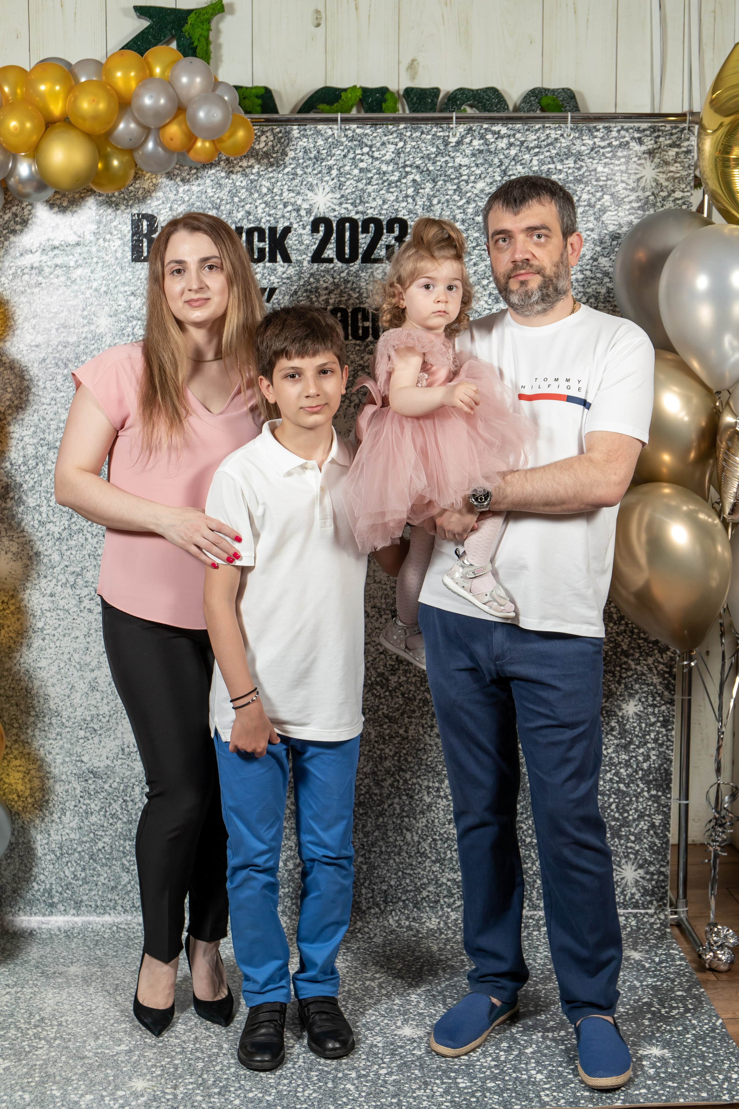 Выпуск 4Б 23 год. Семейный и свадебный фотограф в Геленджике Михаил Шматов