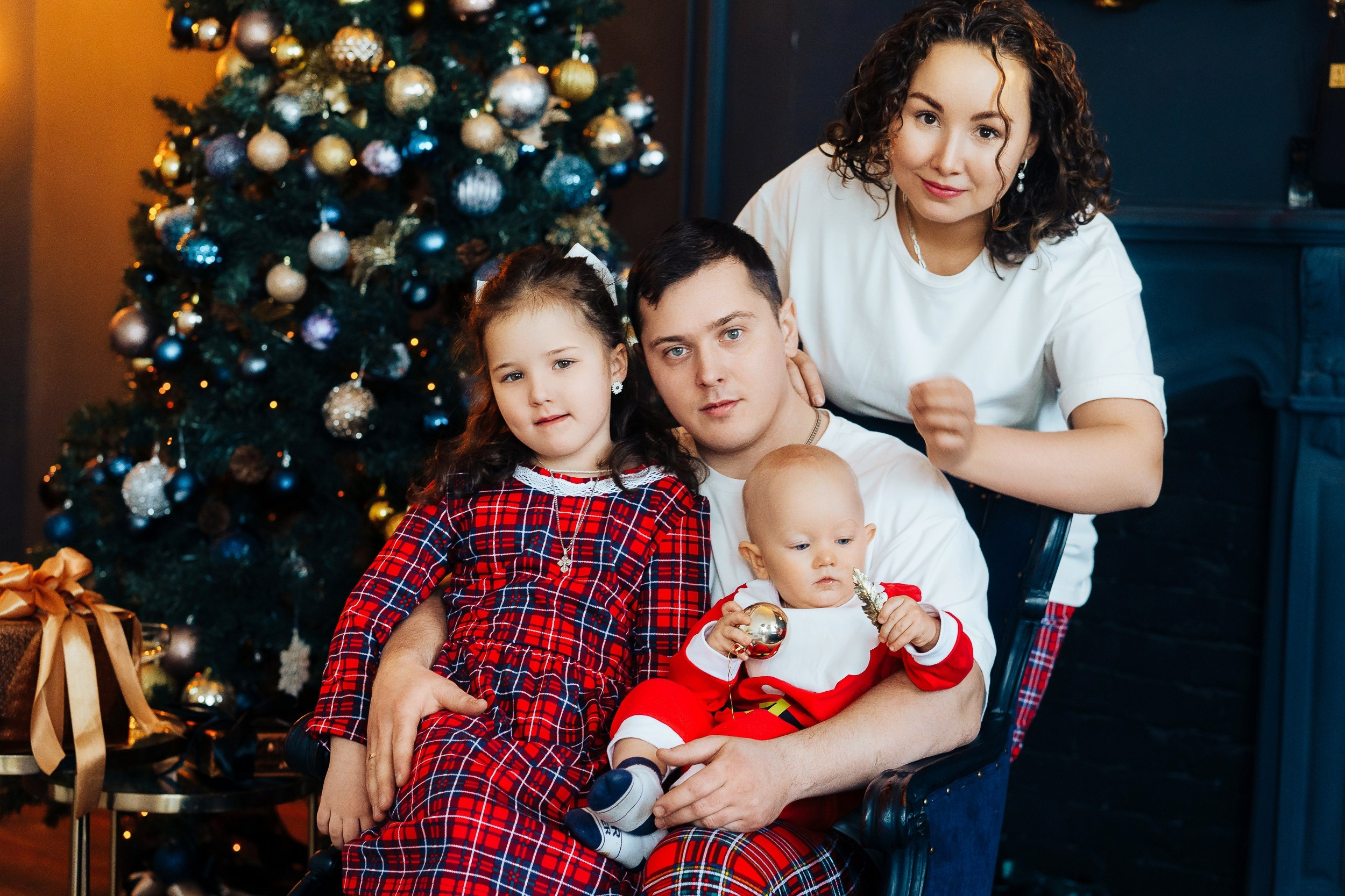 Семейная съёмка. Фотостудия Версаль. Ваш свадебный и семейный фотограф