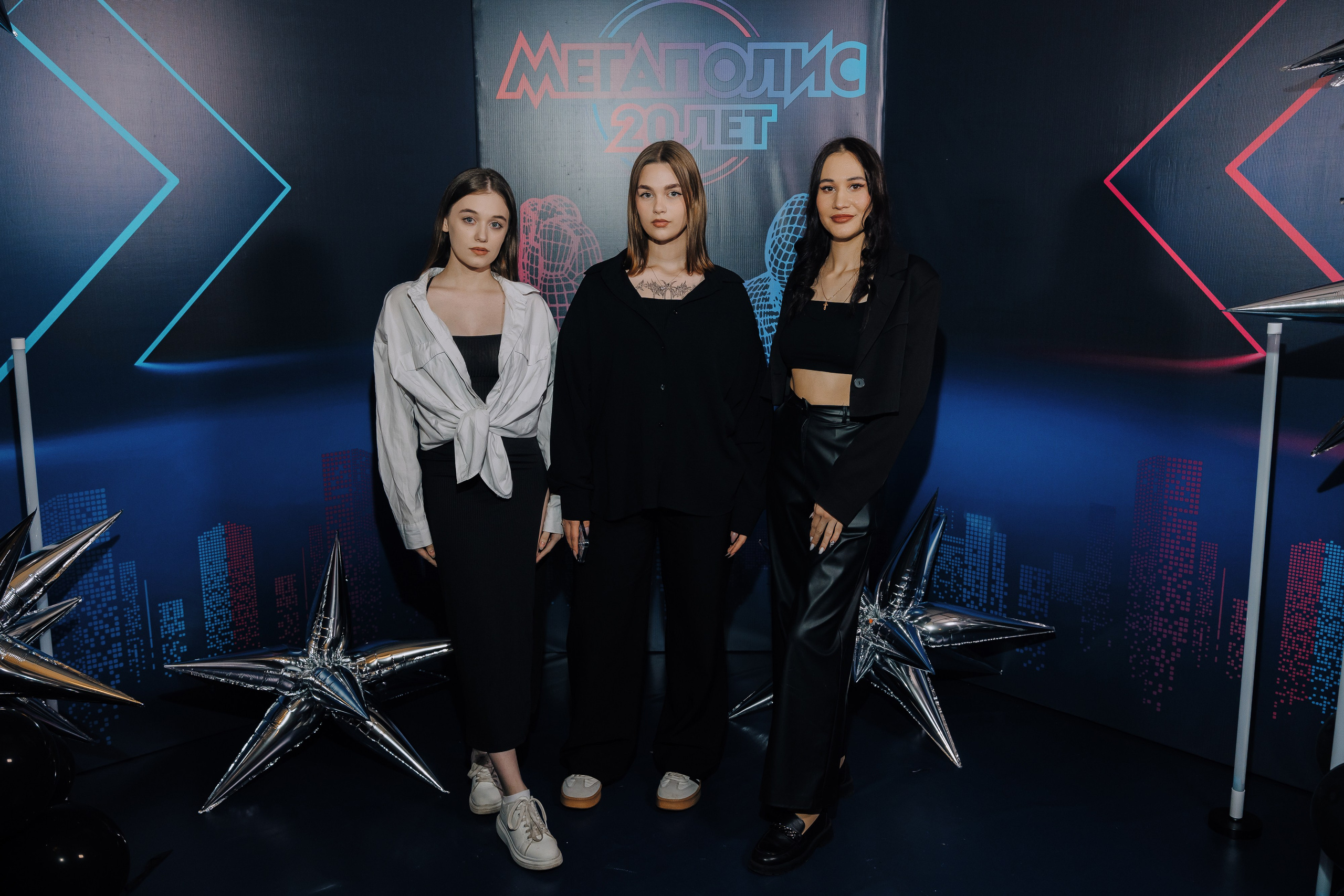 20 ЛЕТ МЕГАПОЛИС ЧЕЛЯБИНСК ХЕДЛАЙНЕР ЕЛКА. Репортажный фотограф Зуев Роман г. Челябинск