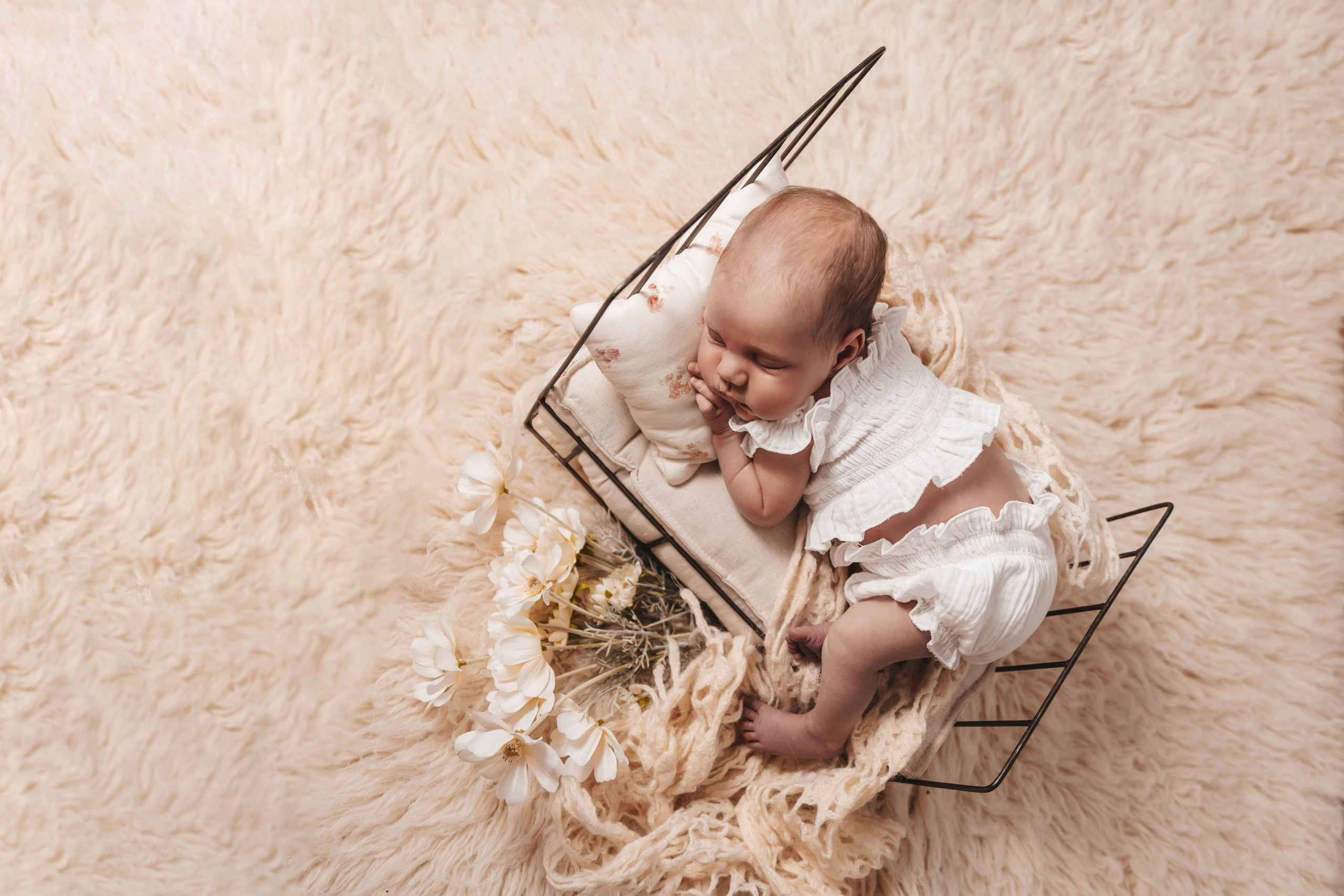 Альбом с классическим ньборном в пастельных тонах. Фотограф новорожденных Москва, Люберцы, Жуковский, Раменское