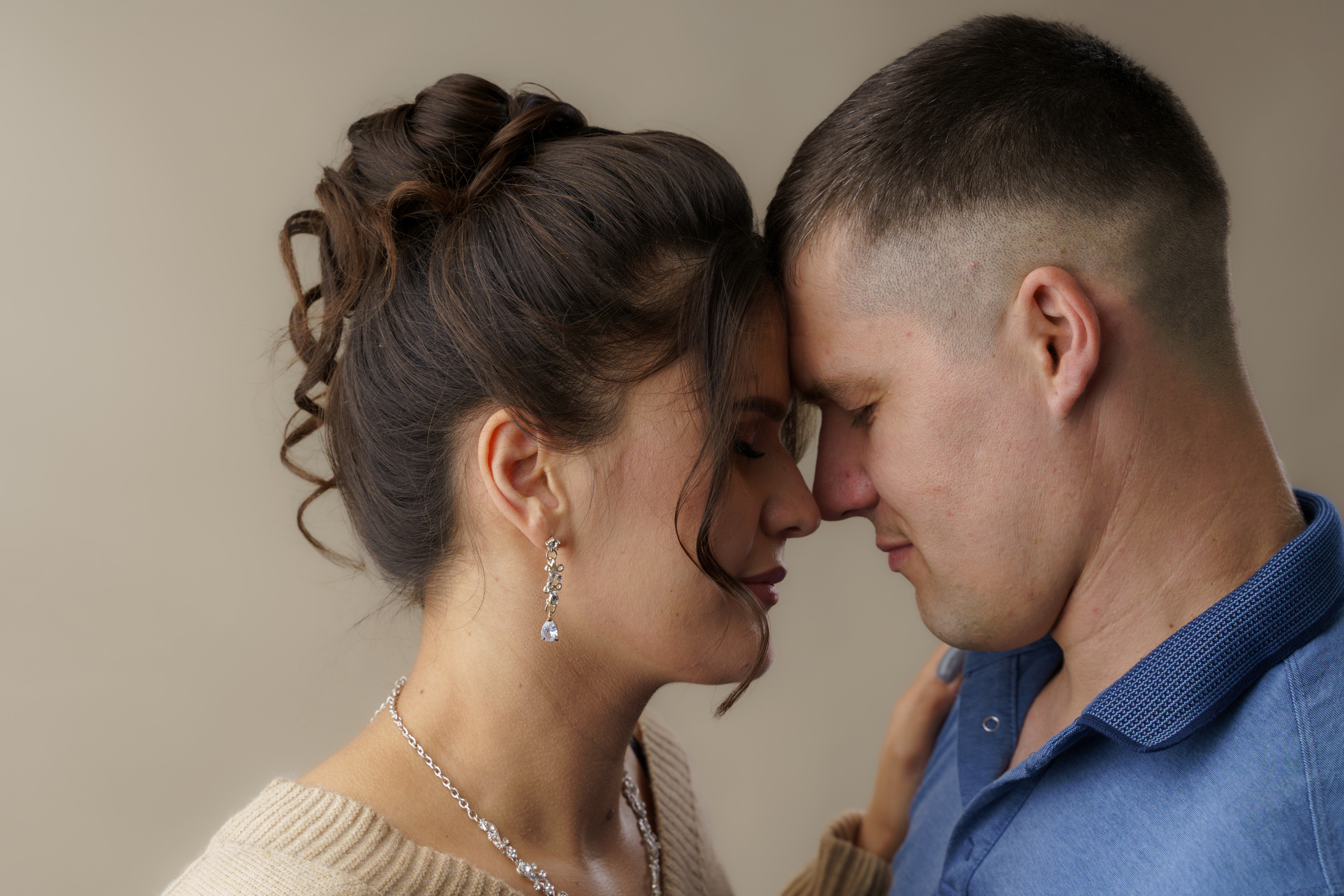 Беременность. Фотограф Илья Булгаков предлагает профессиональные услуги в городе Вольск. Специализация: свадебная, семейная и студийная фотосъемка