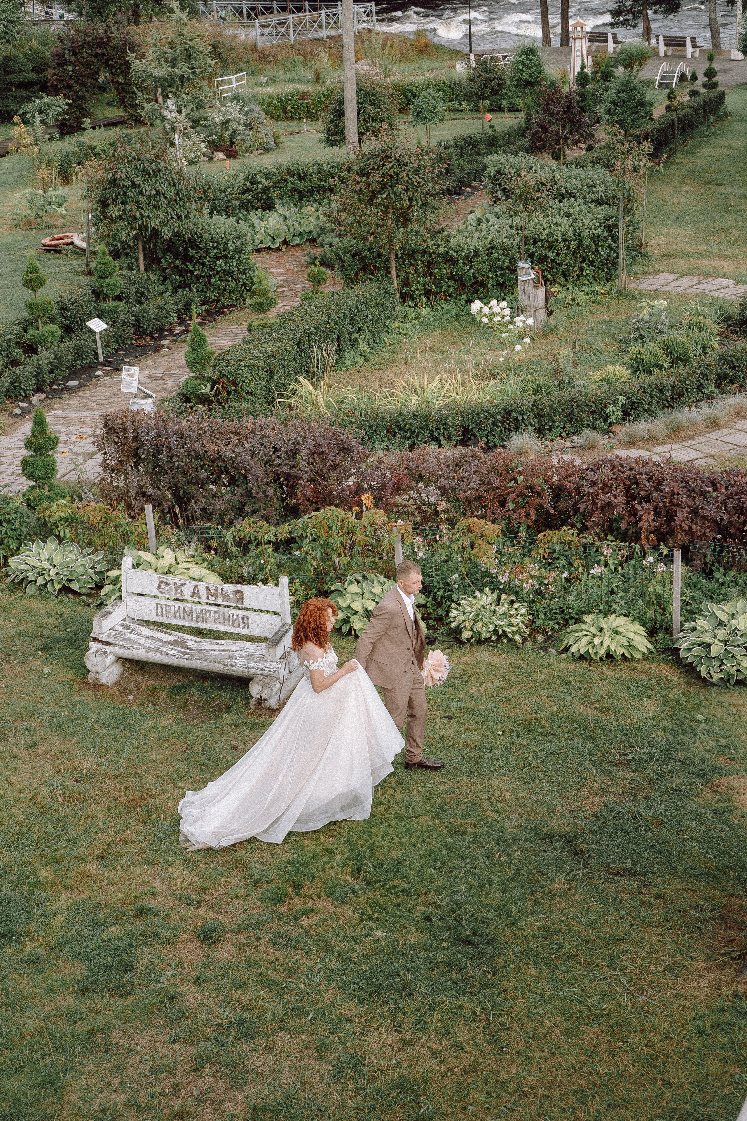 СВАДЕБНАЯ ФОТОСЕССИИЯ ПАРЫ В ГОРОДЕ ПРИОЗЕРСК В СОСНОВОМ ЛЕСУ И С ПИКАПОМ. Профессиональный фотограф, Санкт-Петербург — Виктория Богомолова