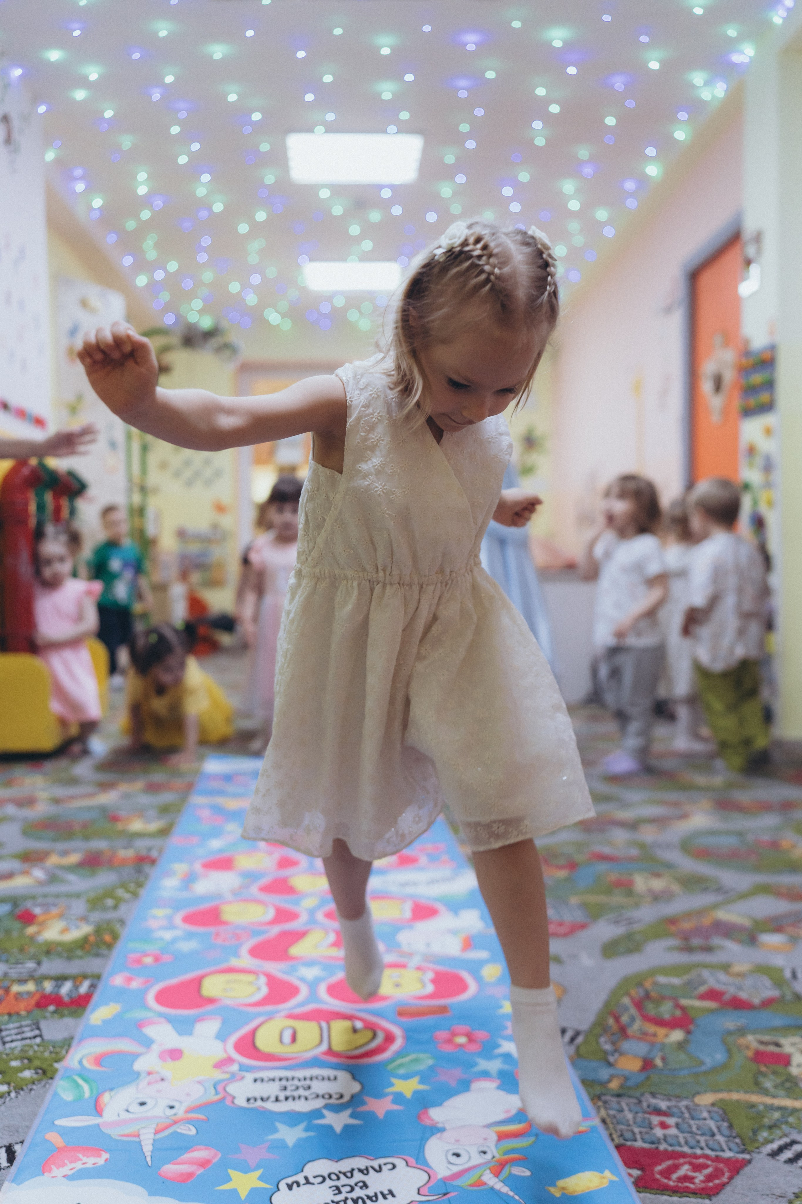 День рождения Алисы (садик). Крис Богомазова