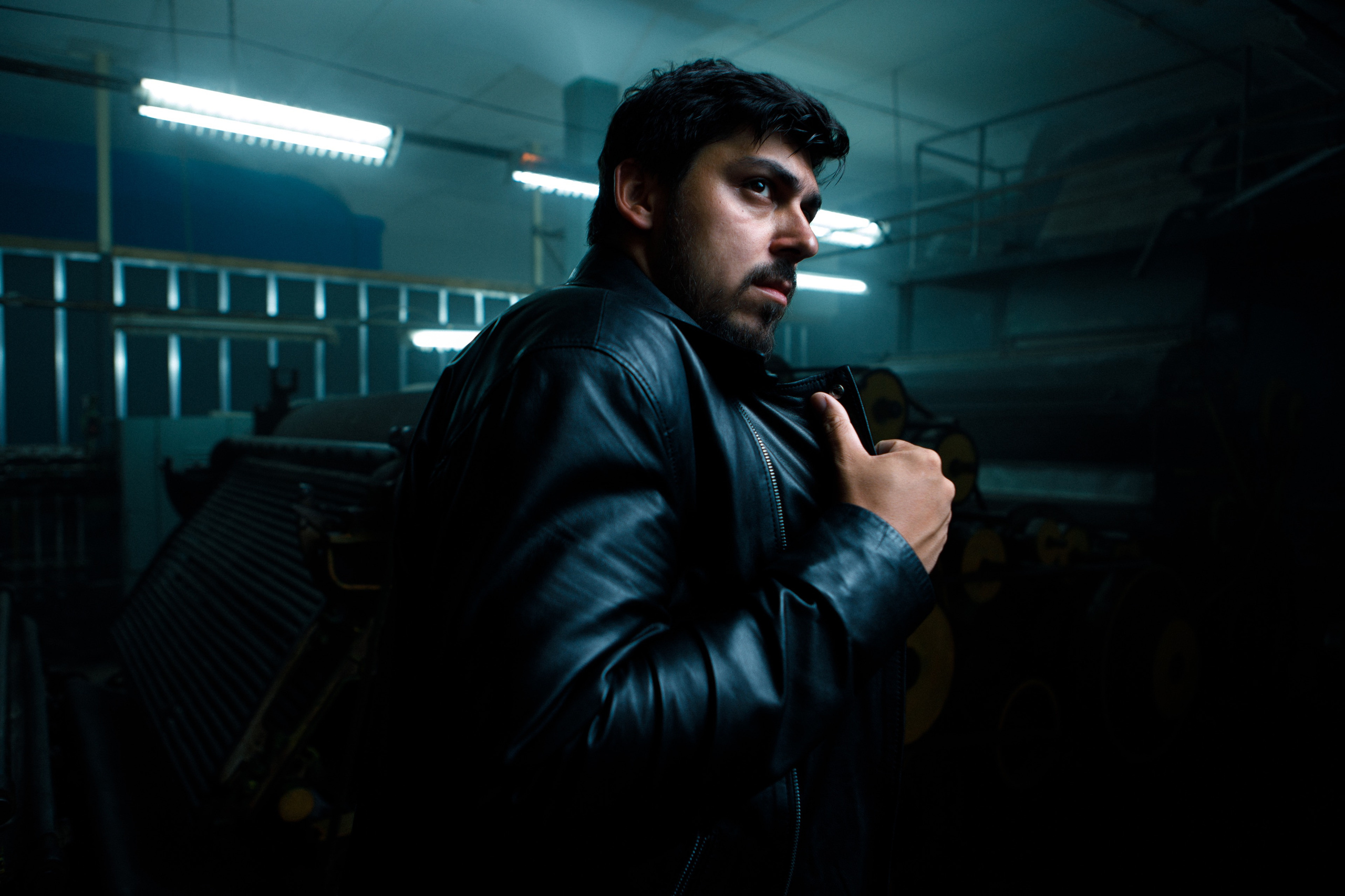 Kirill Pochukaev for the promo single Holodno. Commercial photographer | Anton Ermakov