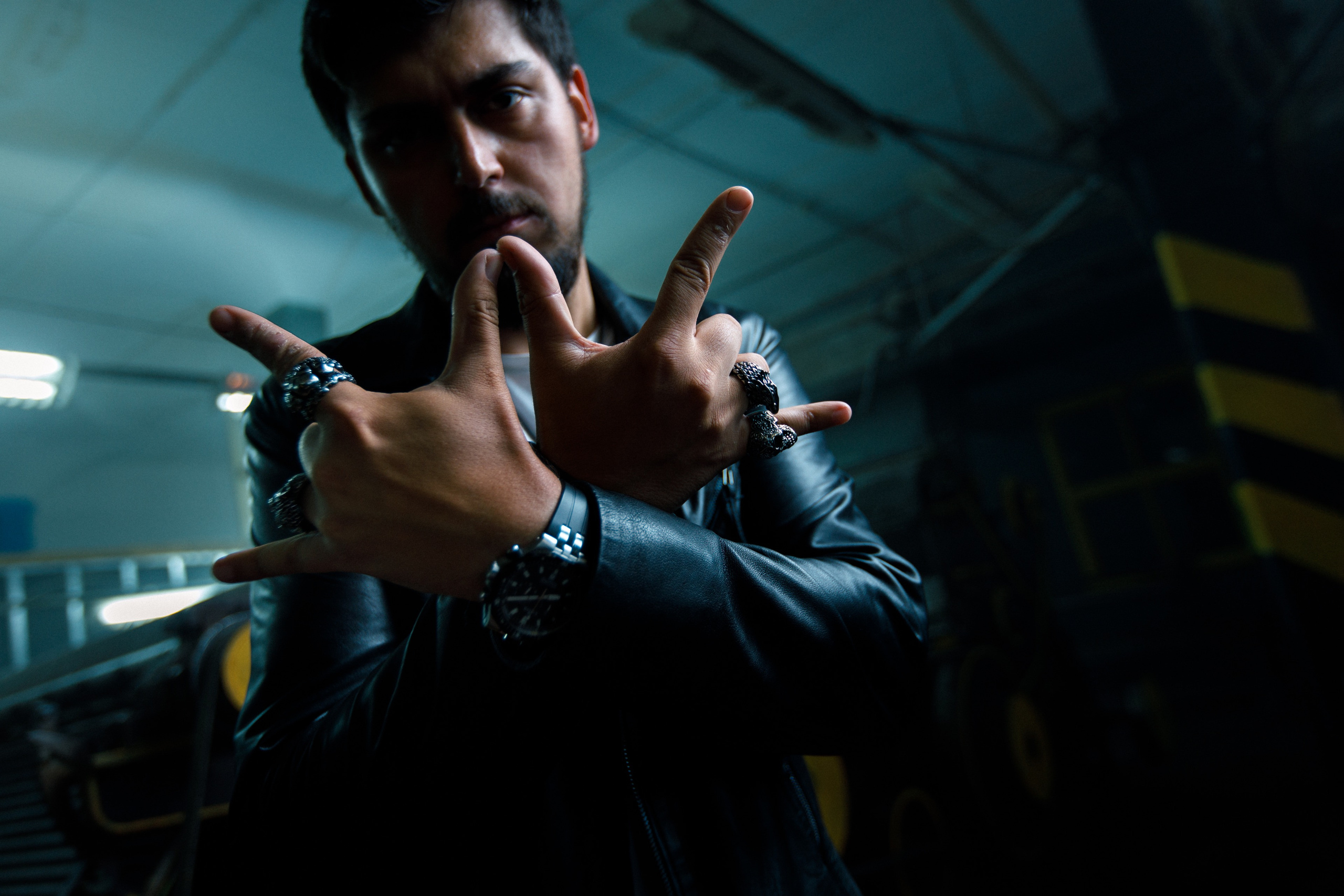 Kirill Pochukaev for the promo single Holodno. Commercial photographer | Anton Ermakov