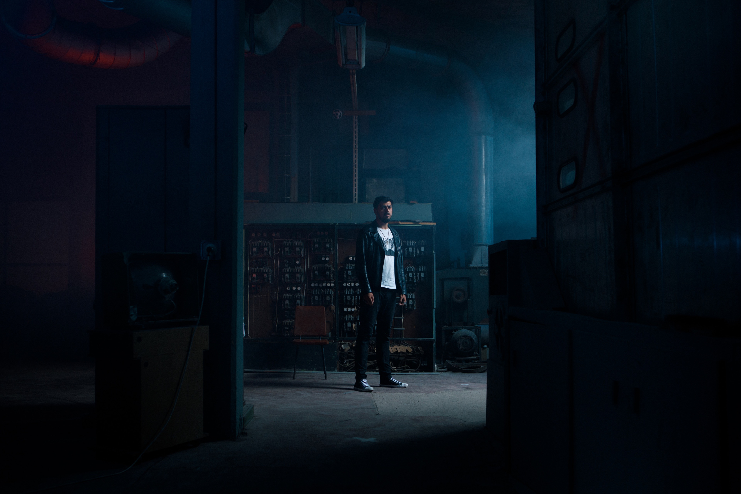 Kirill Pochukaev for the promo single Holodno. Commercial photographer | Anton Ermakov