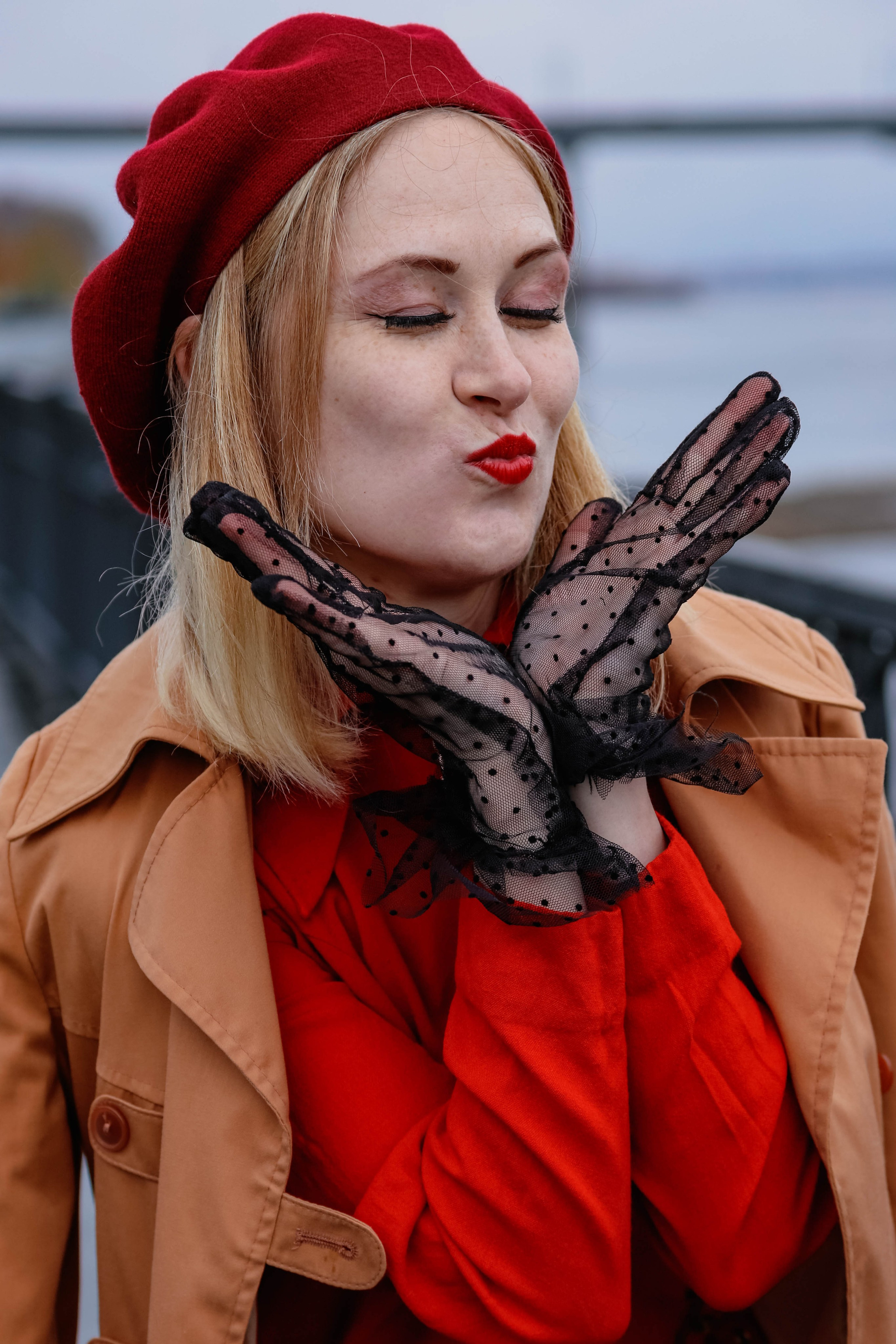 Маша на набережной. Фотограф Пермь. Фотосессия в фотостудии Перми и на свежем воздухе