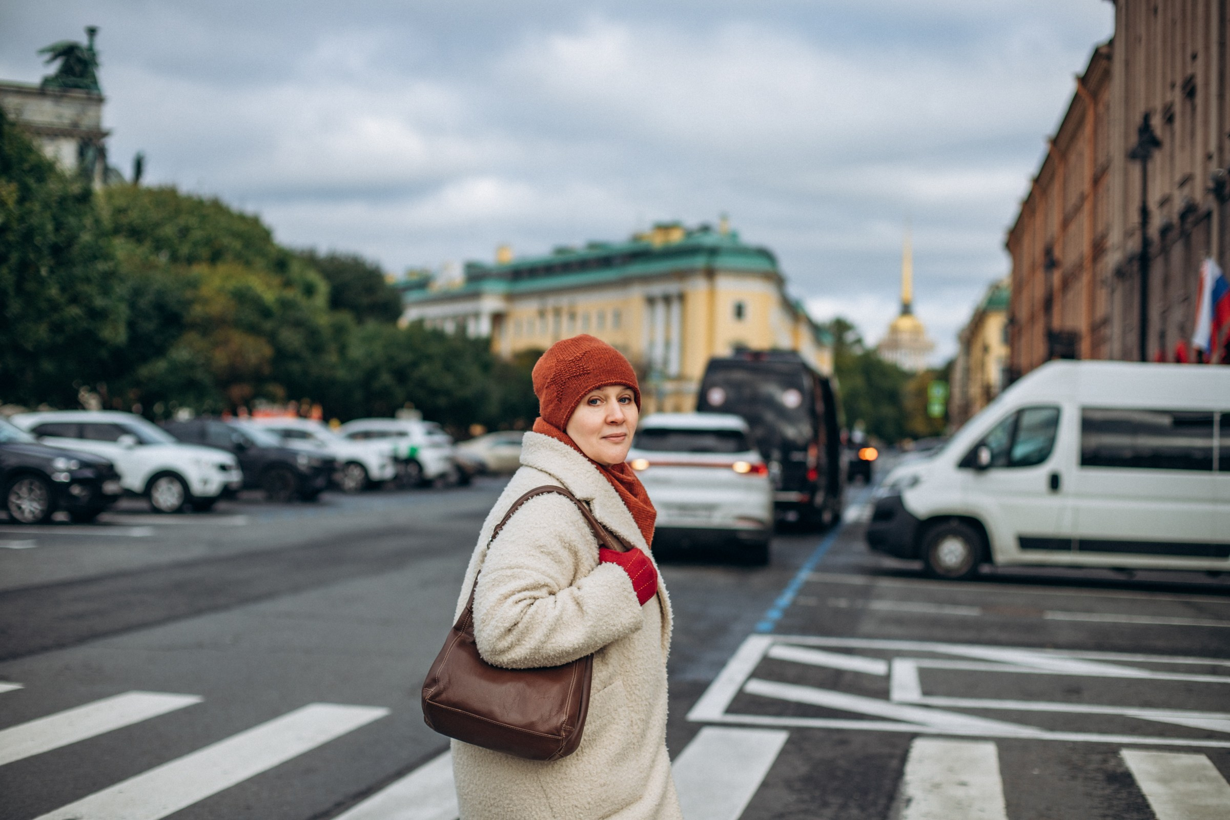 Оксана в октябре. Фотопрогулка в Петербурге. Индивидуальный и семейный фотограф в Санкт-Петербурге