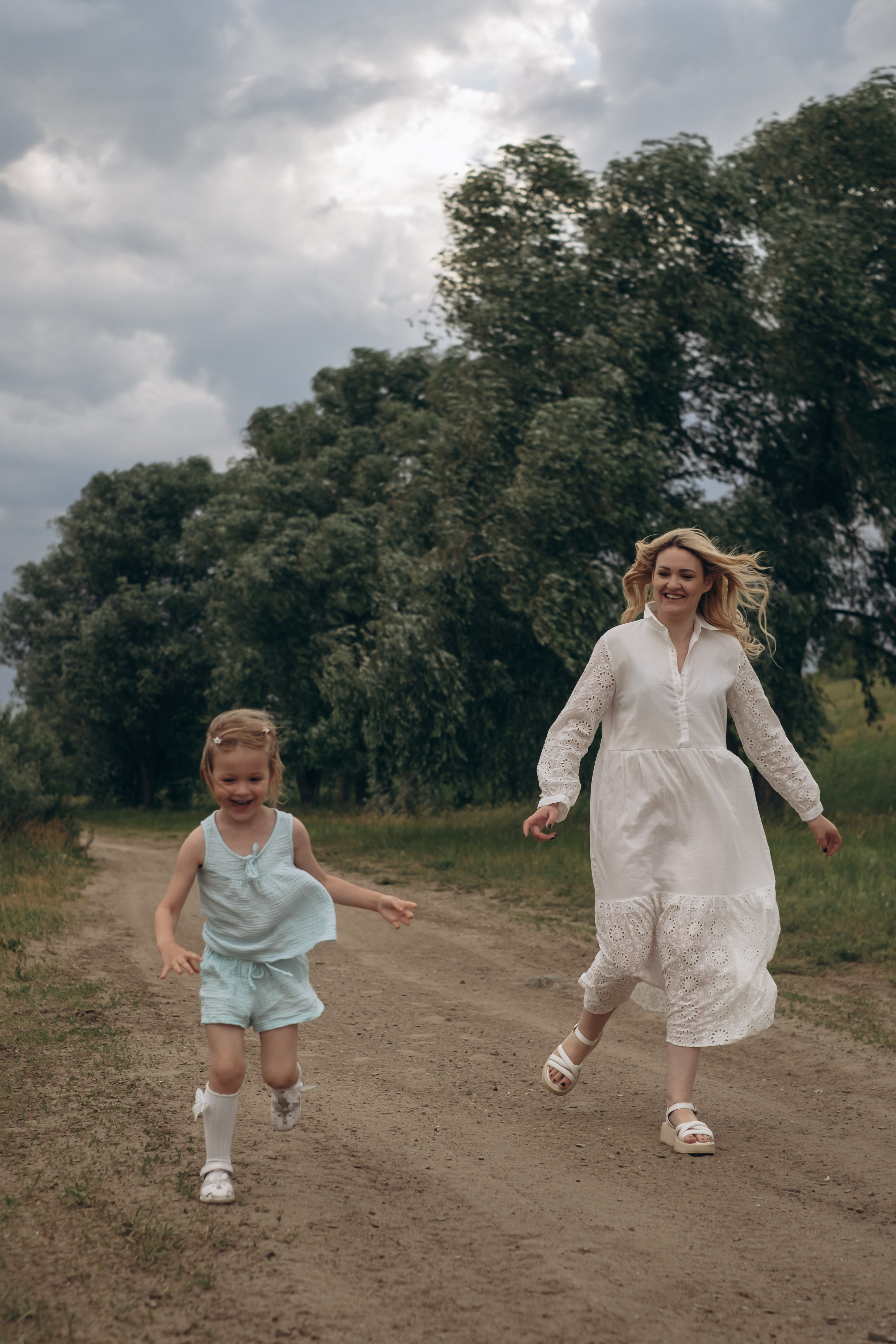 Прогулочная у моря. Мама и дочь. Фотограф Новосибирск Анна Рождественская