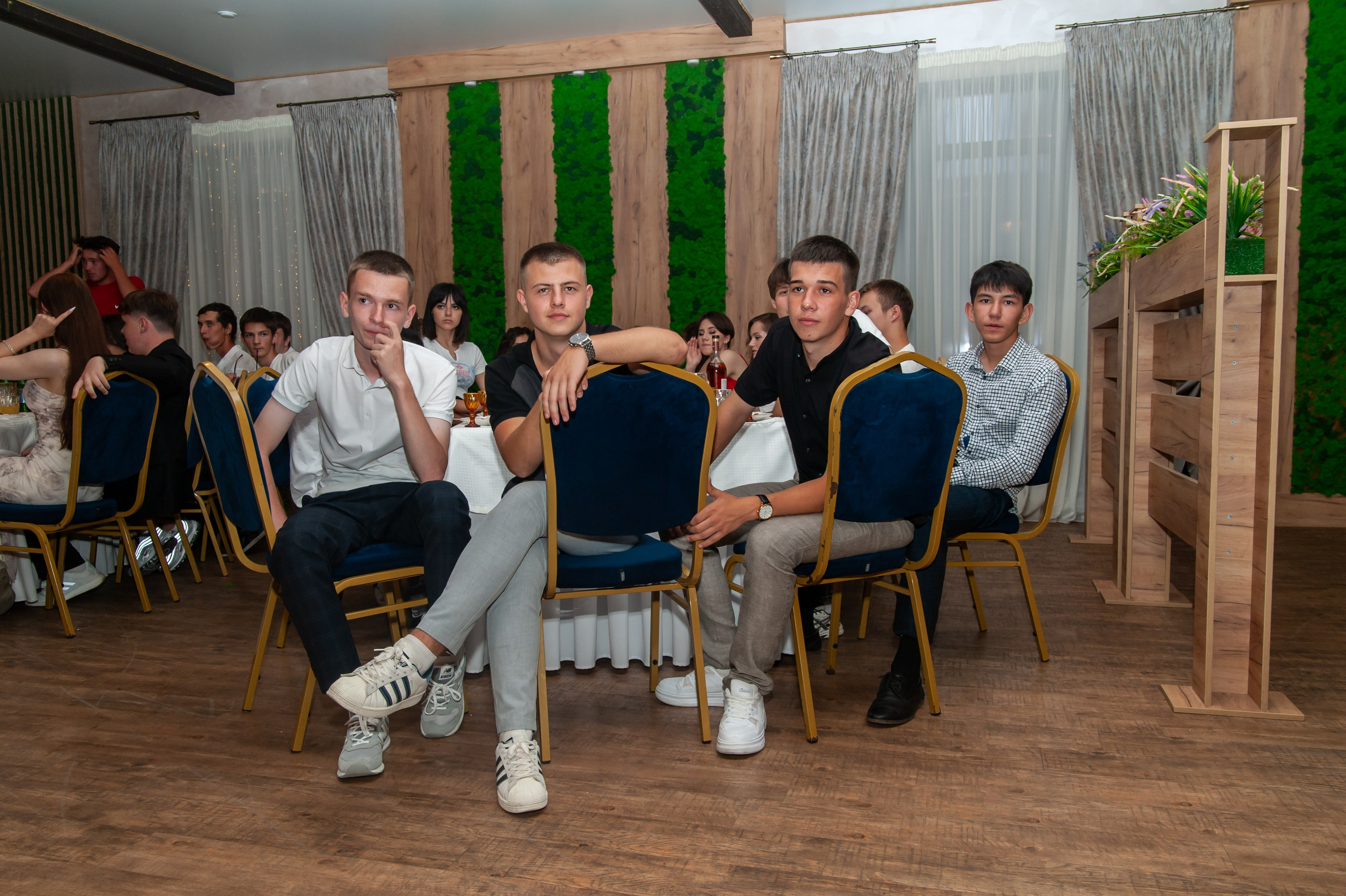 Выпускной МАОУ СОШ № 17 им. Эдуарда Есаяна. Свадебный и семейный фотограф Денис Лукьянов в Краснодаре, Краснодарском крае и Республике Крым