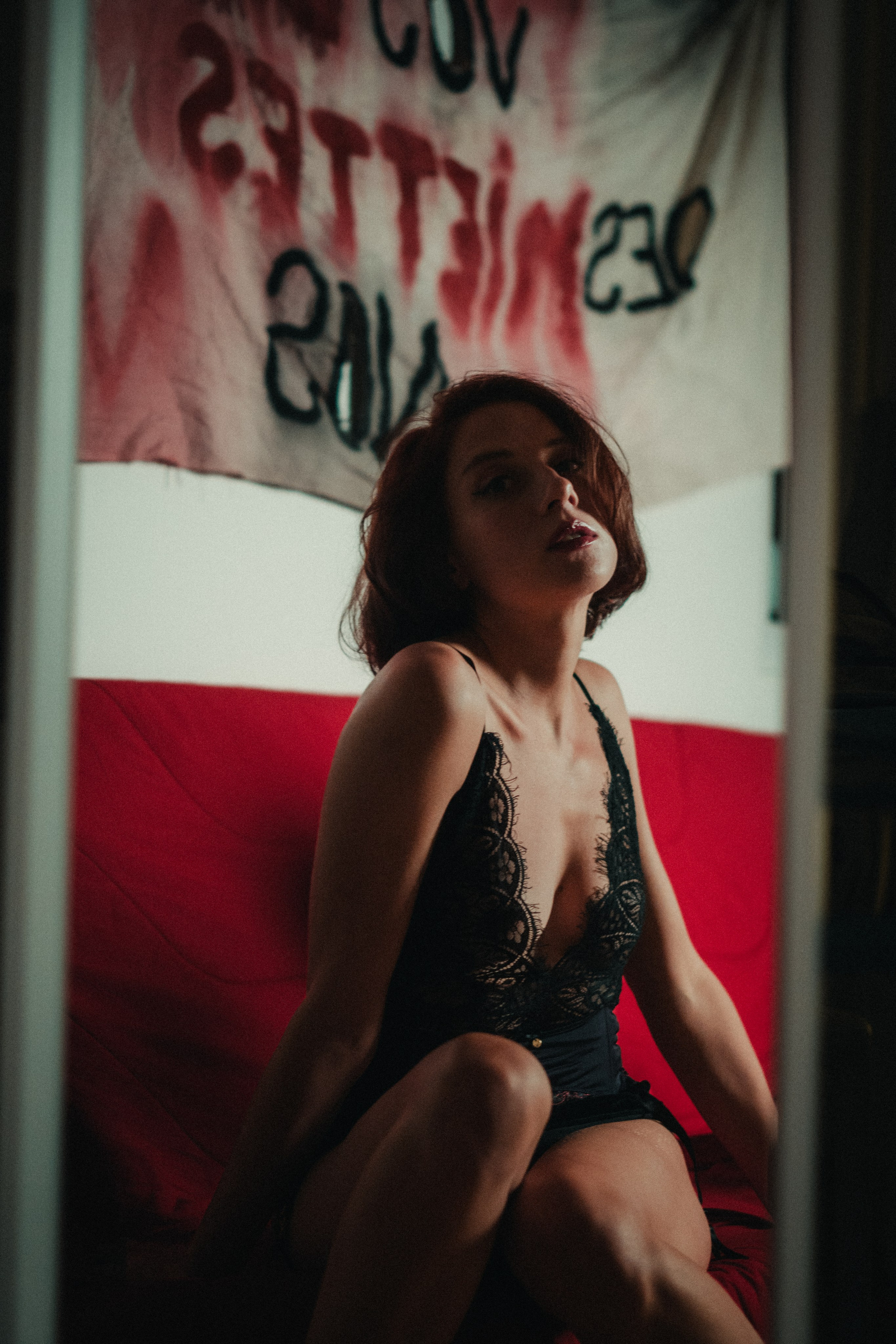 Des millions pour vos bombes des miettes pour nos vies. Фотограф Париж / Photographer Paris