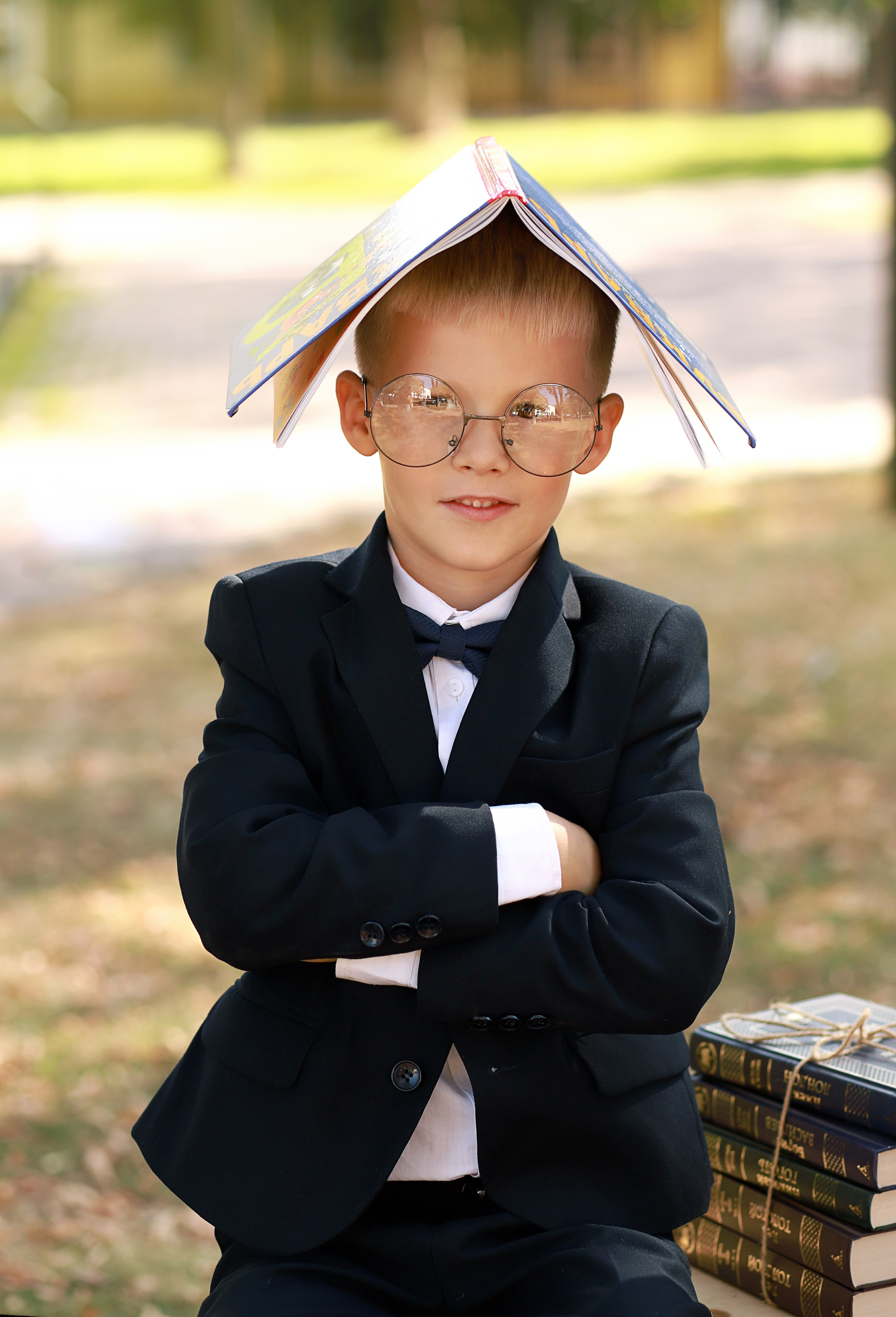 школьная фотосессия, фотопроект для первоклассников, дети с букварем