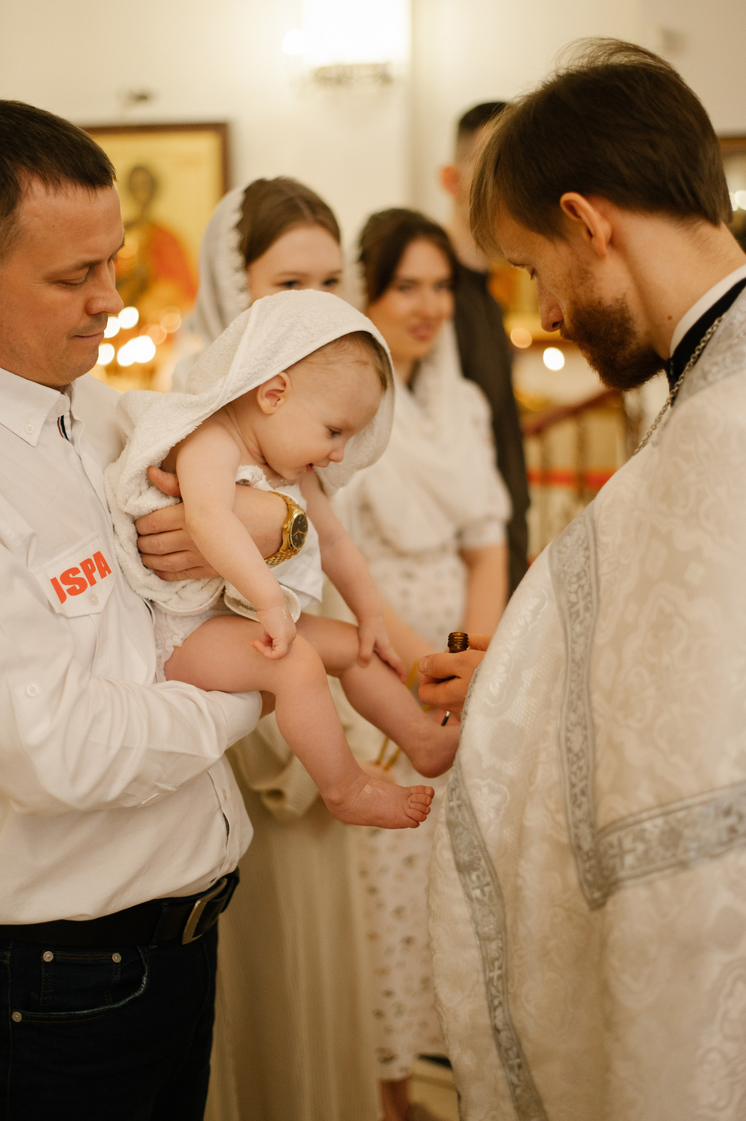 Фотограф на крещение. Фотосессия таинства крещения. Храм блаженной Матроны Московской в Дмитровском. Семейный и свадебный фотограф в Москве Татьяна Николаева