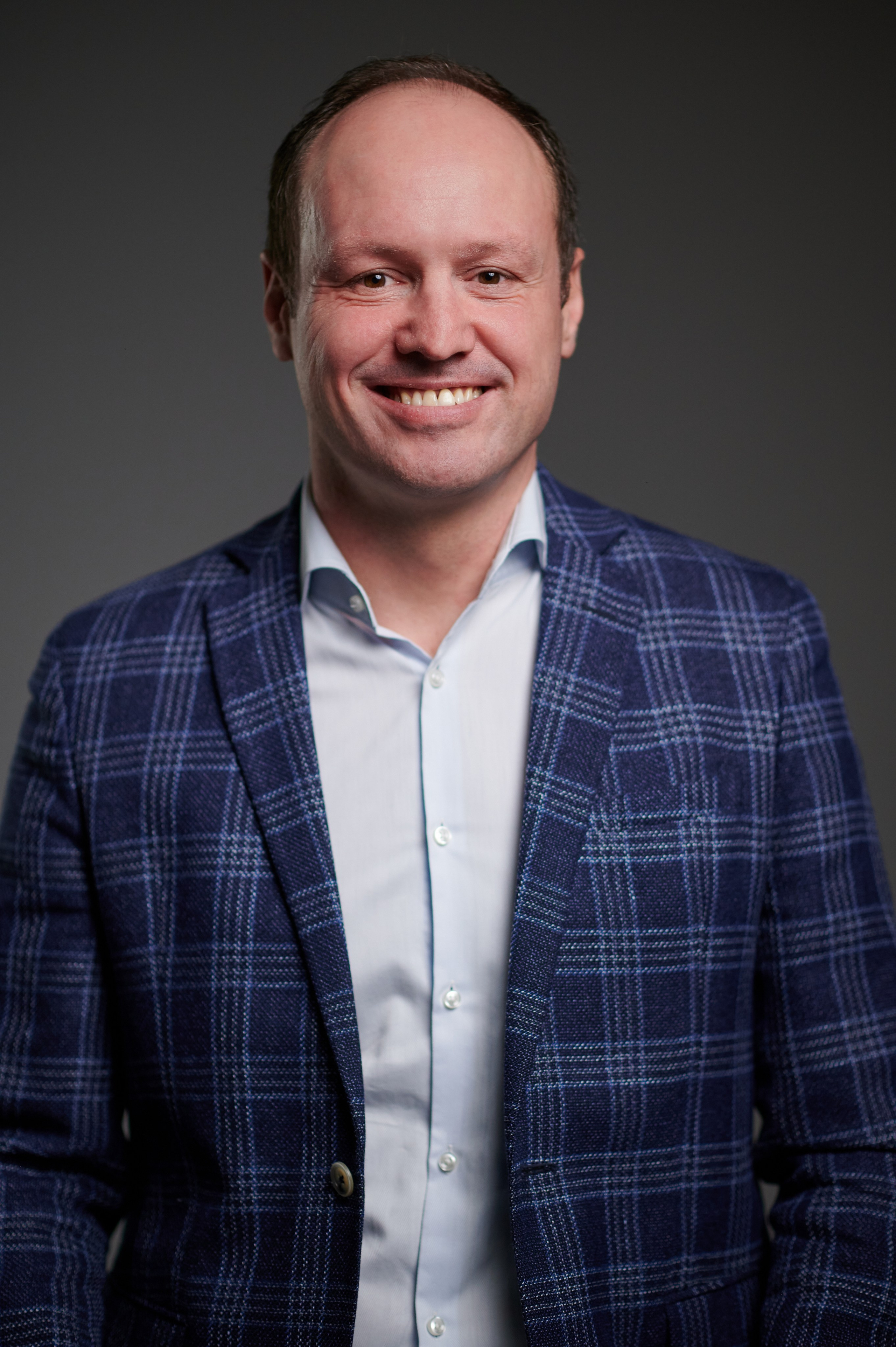 Авторитетный деловой портрет руководителя. Индивидуальная съемка для топ-менеджмента в Нижнем Новгороде