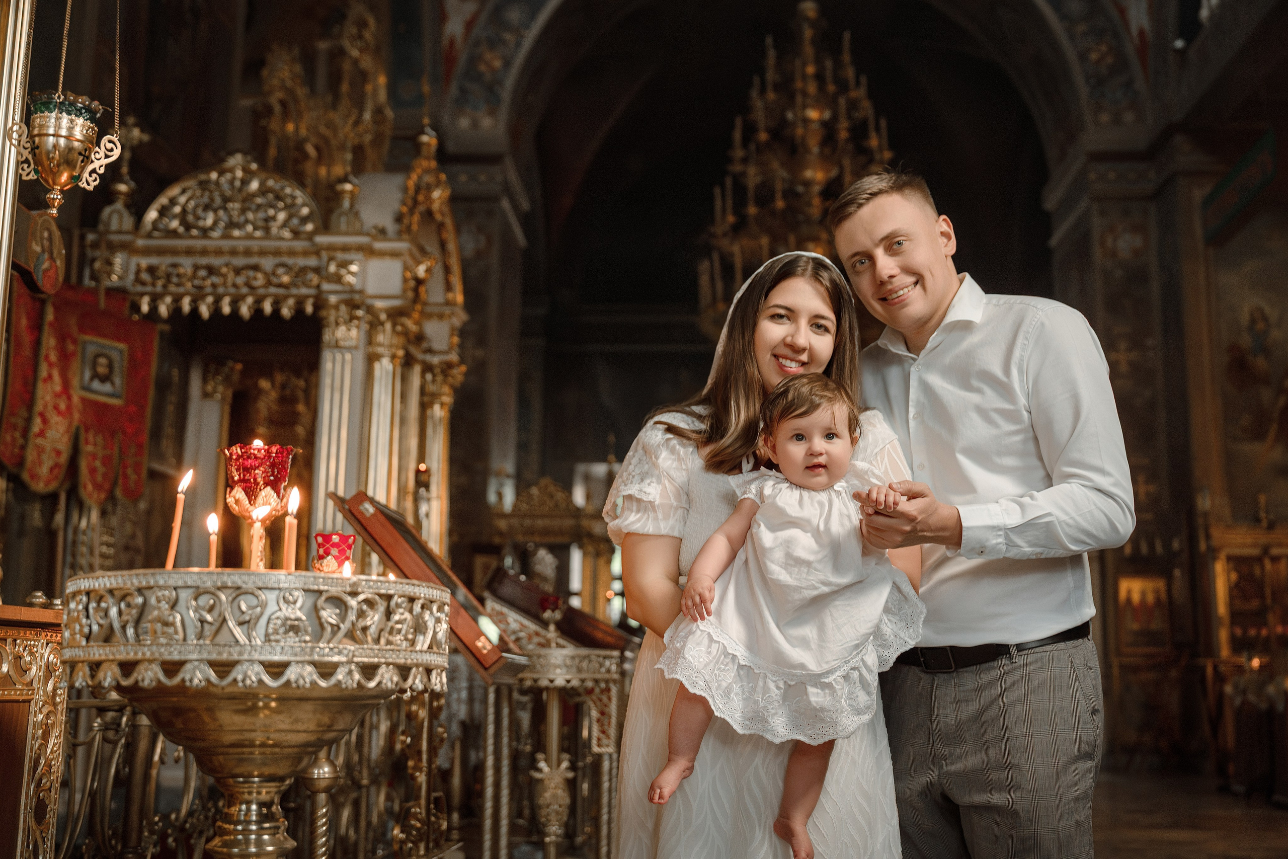Крещение Вареньки в Храме Воскресения Словущего в Даниловской Слободе. Фото- и видеосъёмка крещения и венчания. Фотограф на крещение Москва