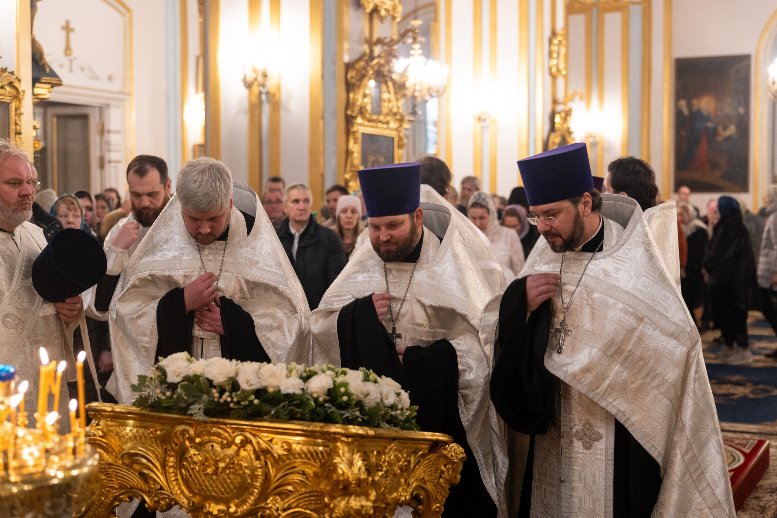 Праздничное бдение в Николо-Богоявленском морском соборе. НИКОЛО-БОГОЯВЛЕНСКИЙ МОРСКОЙ СОБОР