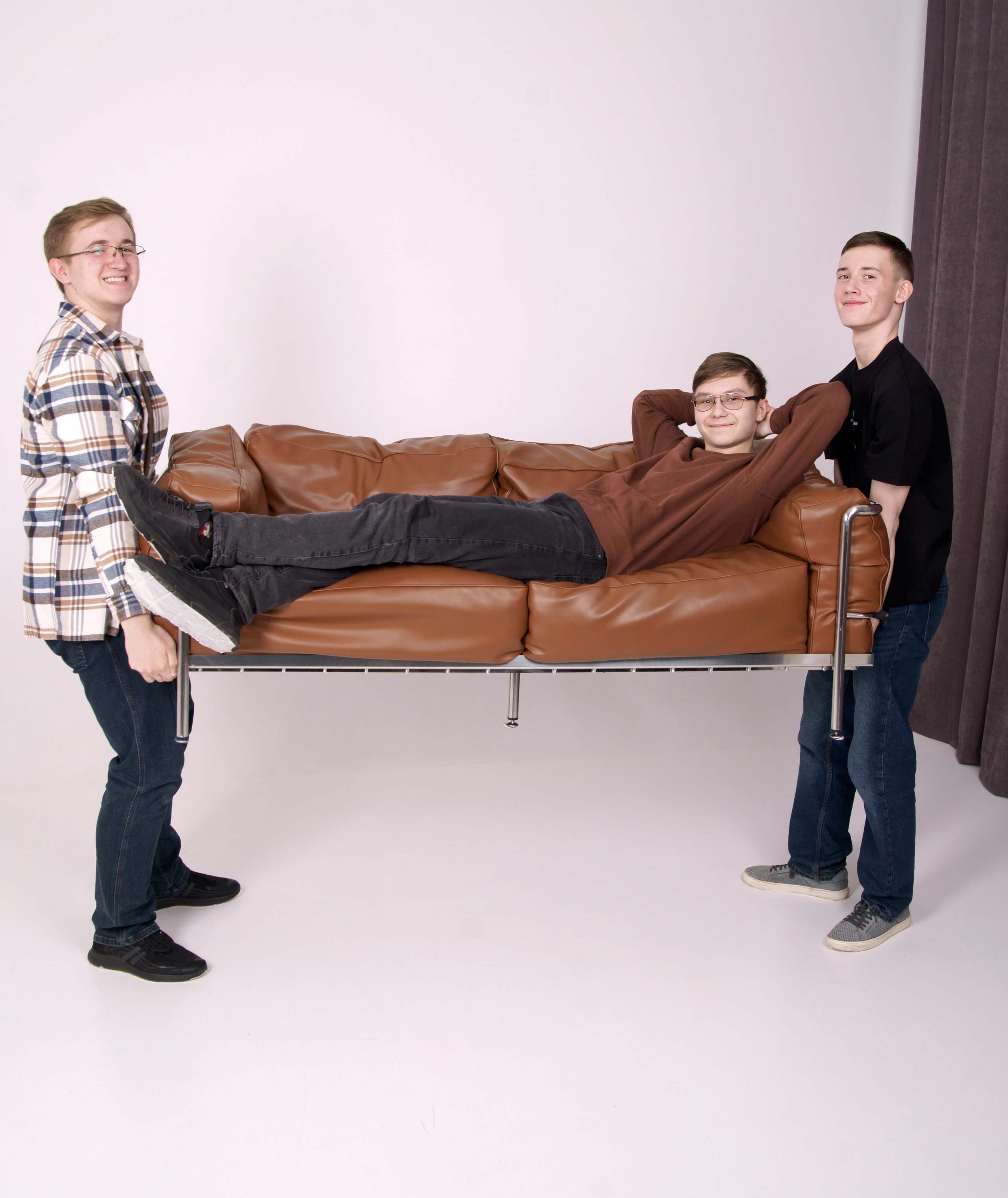 Студийная фотосессия выпускников 9,11 классов в Иркутске