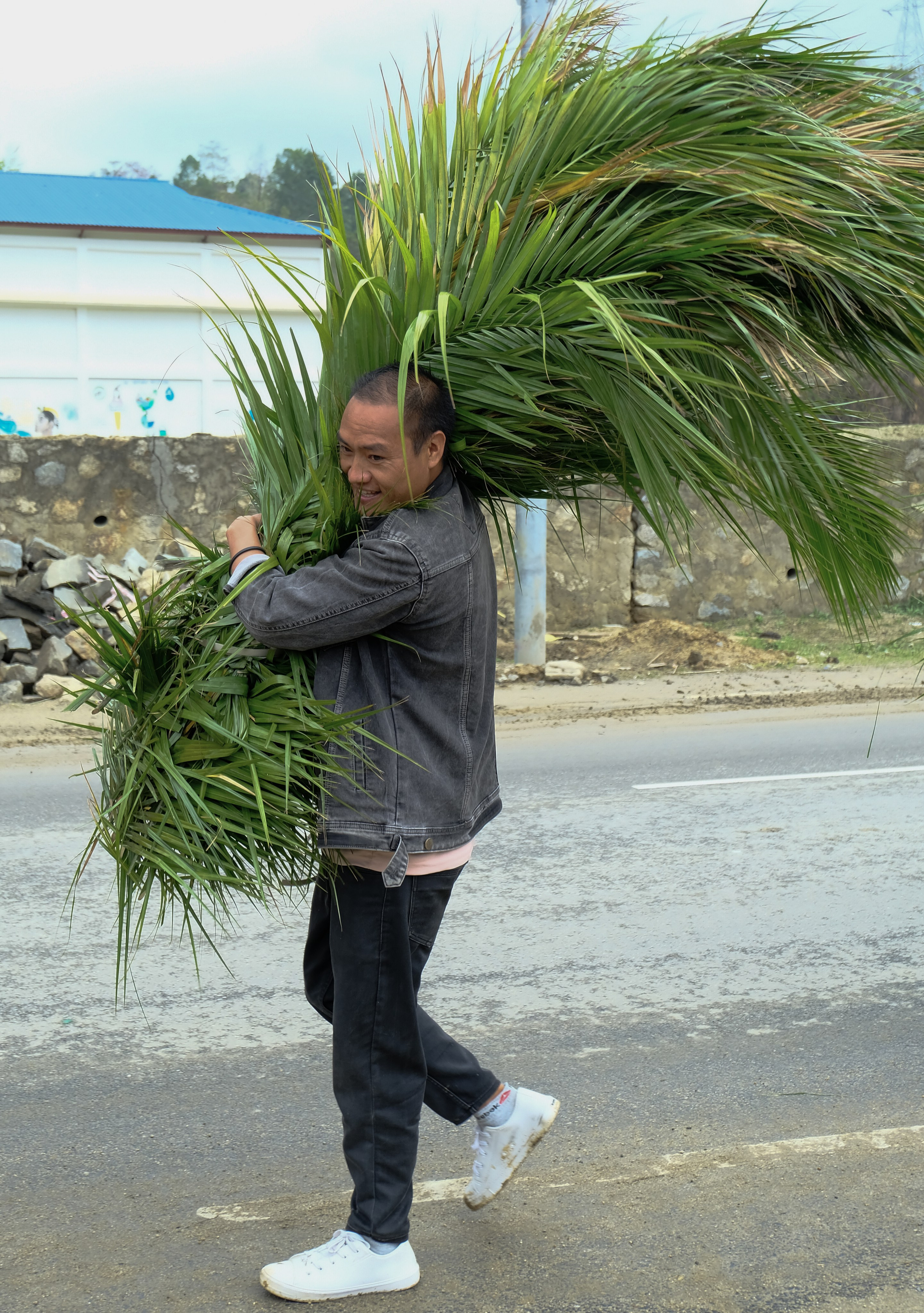 Крестный ход и танцы. Фотографии из путешествий