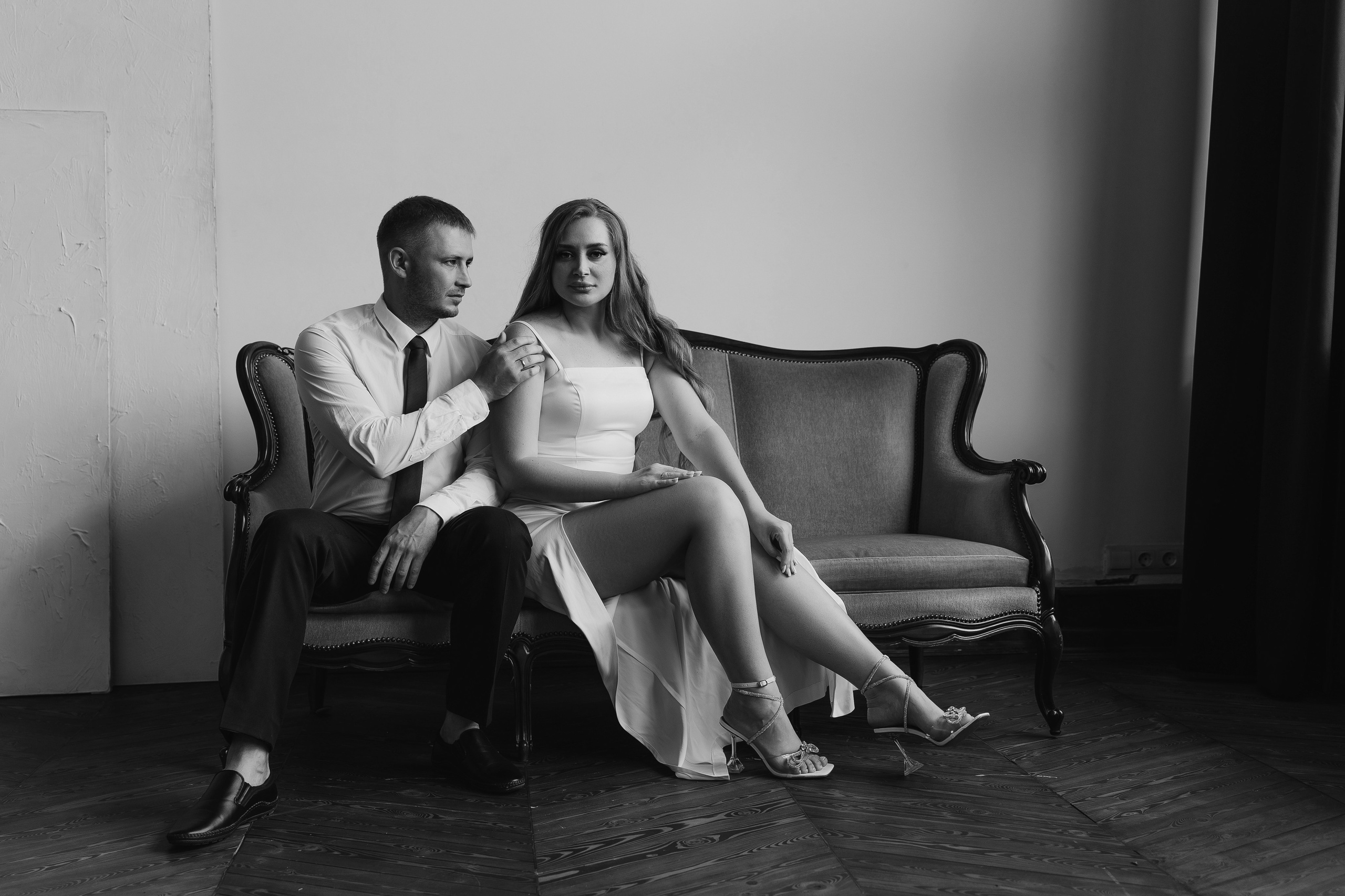 Wedding photoshoot in the studio. Your photographer in Busan (South Korea) Aleksandra Anufriy