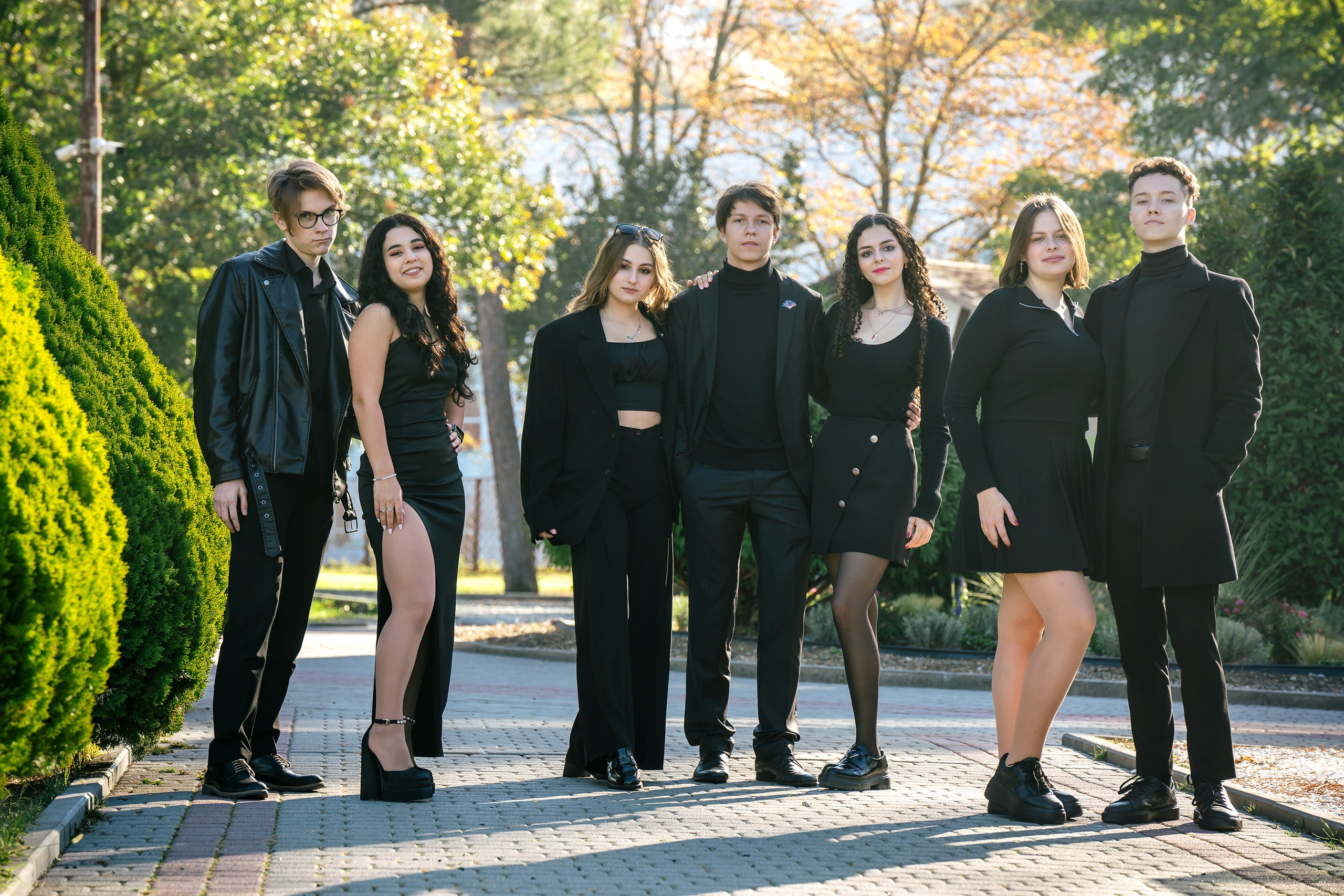 Фотографии с друзьями. Выпускные альбомы, школьные фотосессии в городе Новороссийске