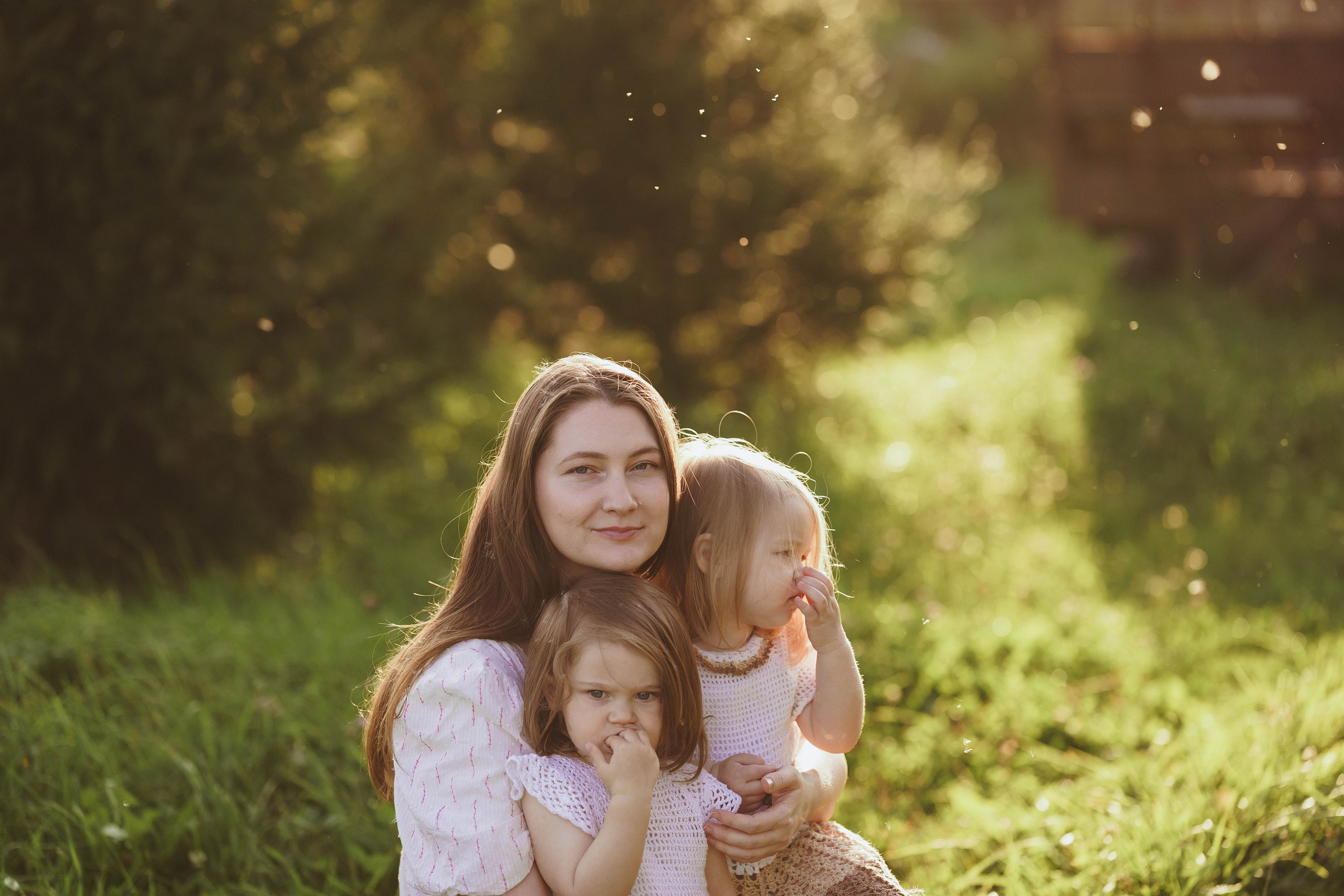 Мама с двойняшками, Костромская область. Наталья Дукалова фотограф Щелково Королев Пушкино Москва Балашиха