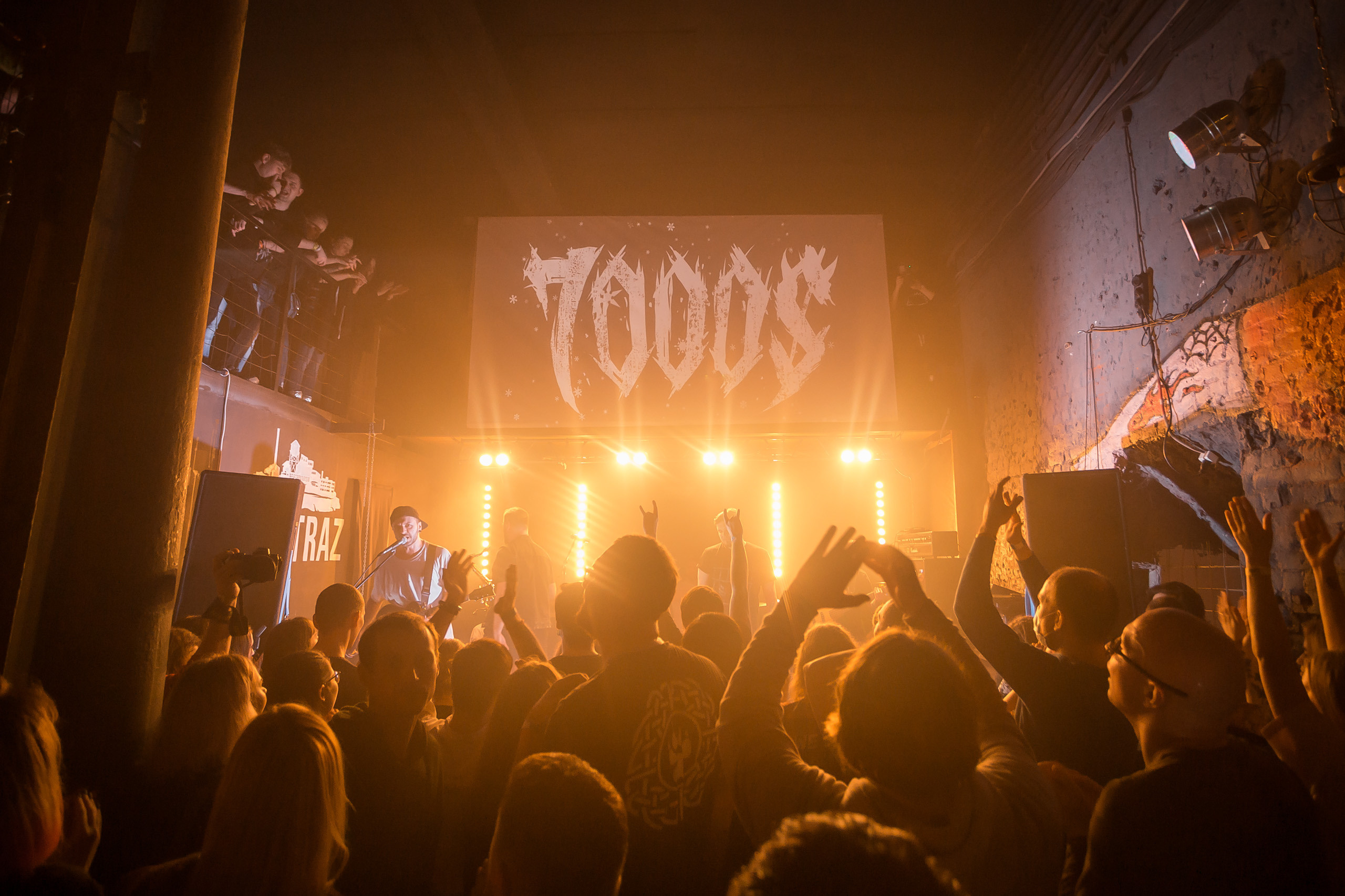 $7000 в Alcatraz bar. Фотографиня Мария Дикова