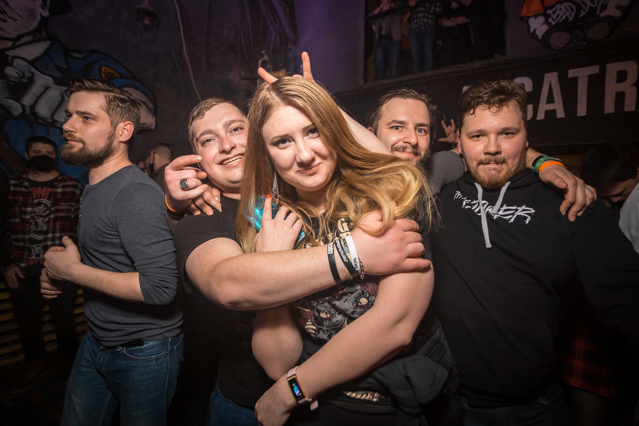 $7000 в Alcatraz bar. Фотографиня Мария Дикова