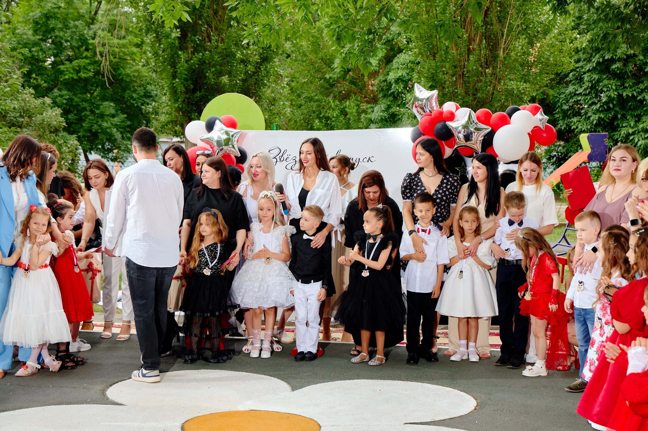 Выпускной 45 сад. Фотограф Выпускные альбомы Таганрог Сергей Коробченко