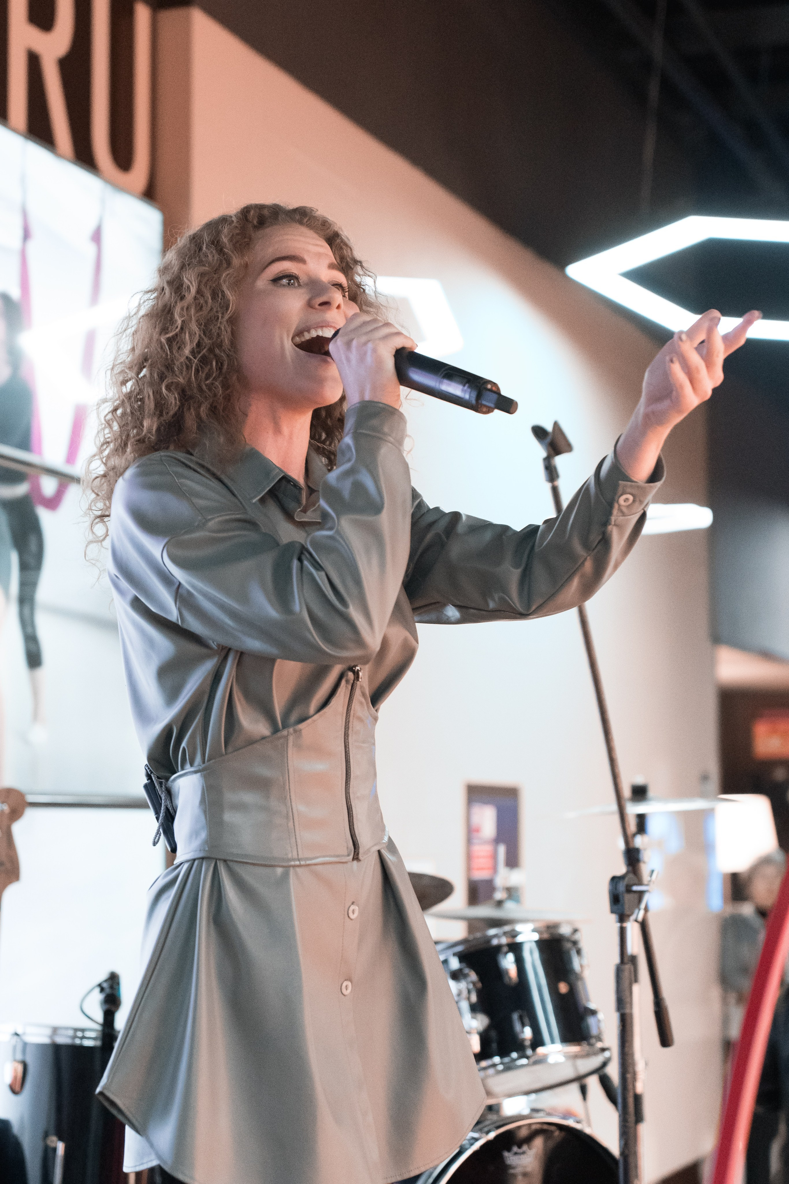 Веб-сериал «МЫ». Для тех, кто не ждёт удачи, а создаёт её. Каждая фотосессия — это твой момент, твой стиль, твой успех. 📸