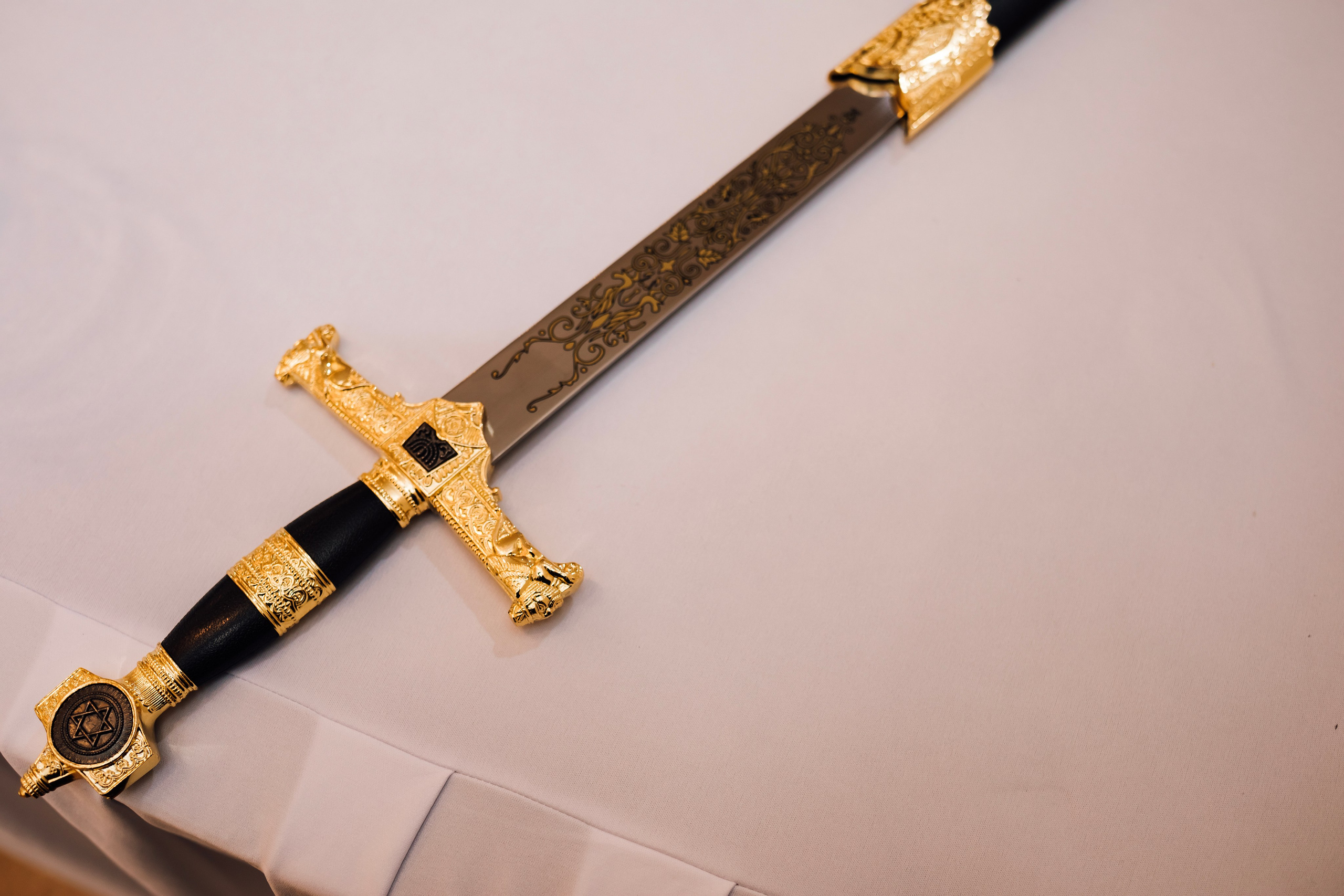 Маргарита и Артем. Свадьба в стиле средневекового пира в шатре. Свадебный и семейный фотограф в Москве Евгения Лисина