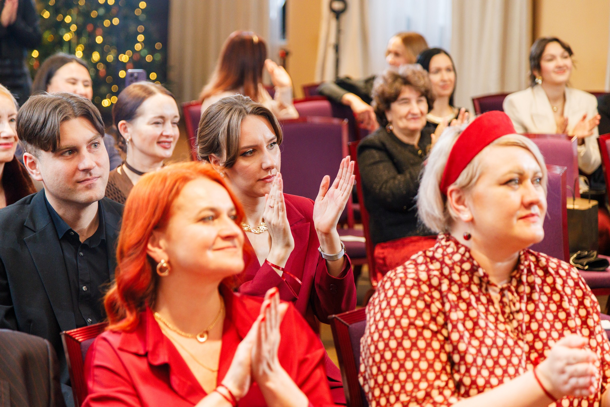 Репортажная съёмка сообщества Код публичности. Студия коммерческой съемки ХВОЯ