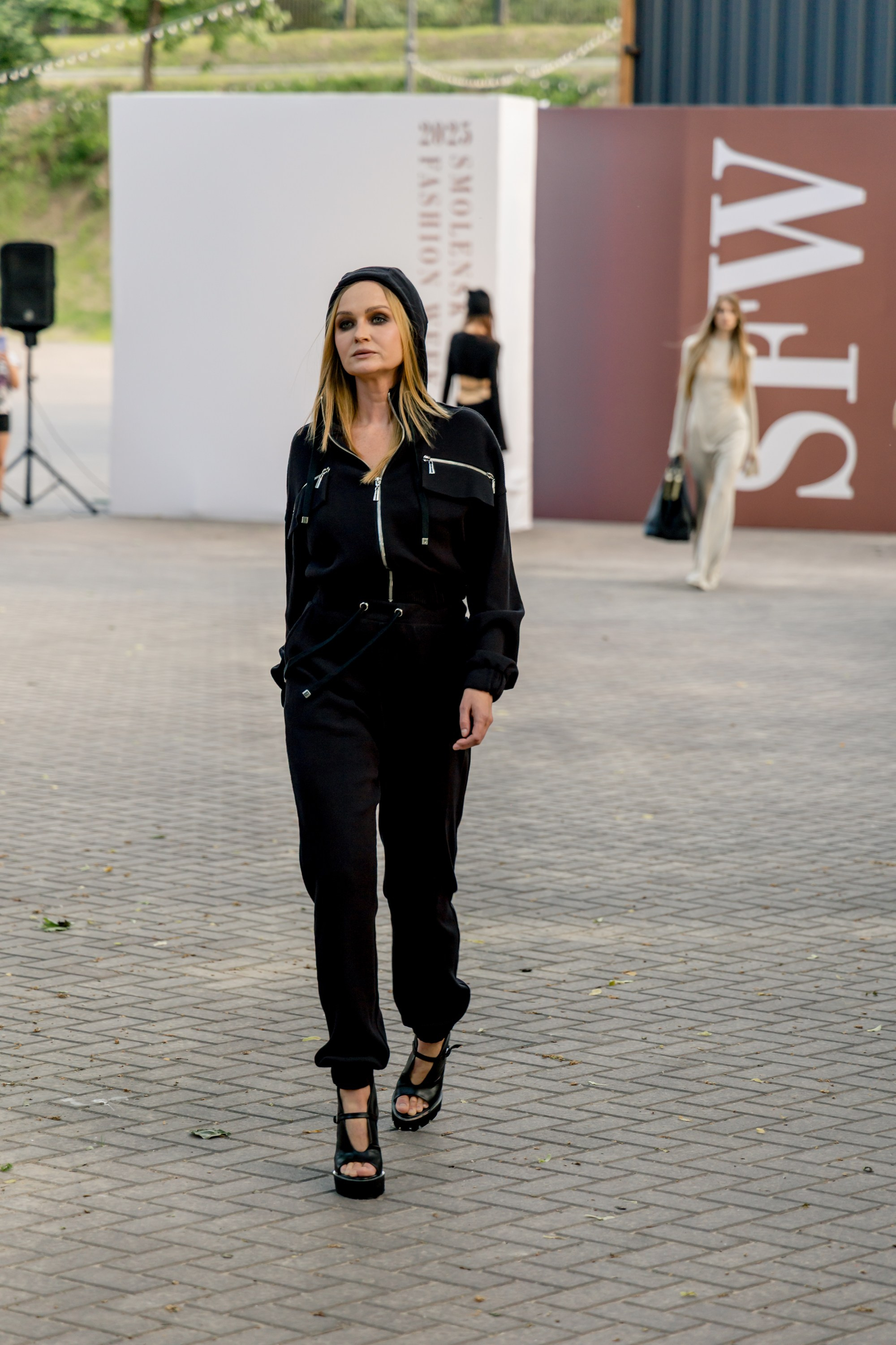 Smolensk Fashion Week 2025_показы_ДЕНЬ 1_ВЕЧЕРНИЙ ПОКАЗ_19:00. Главная