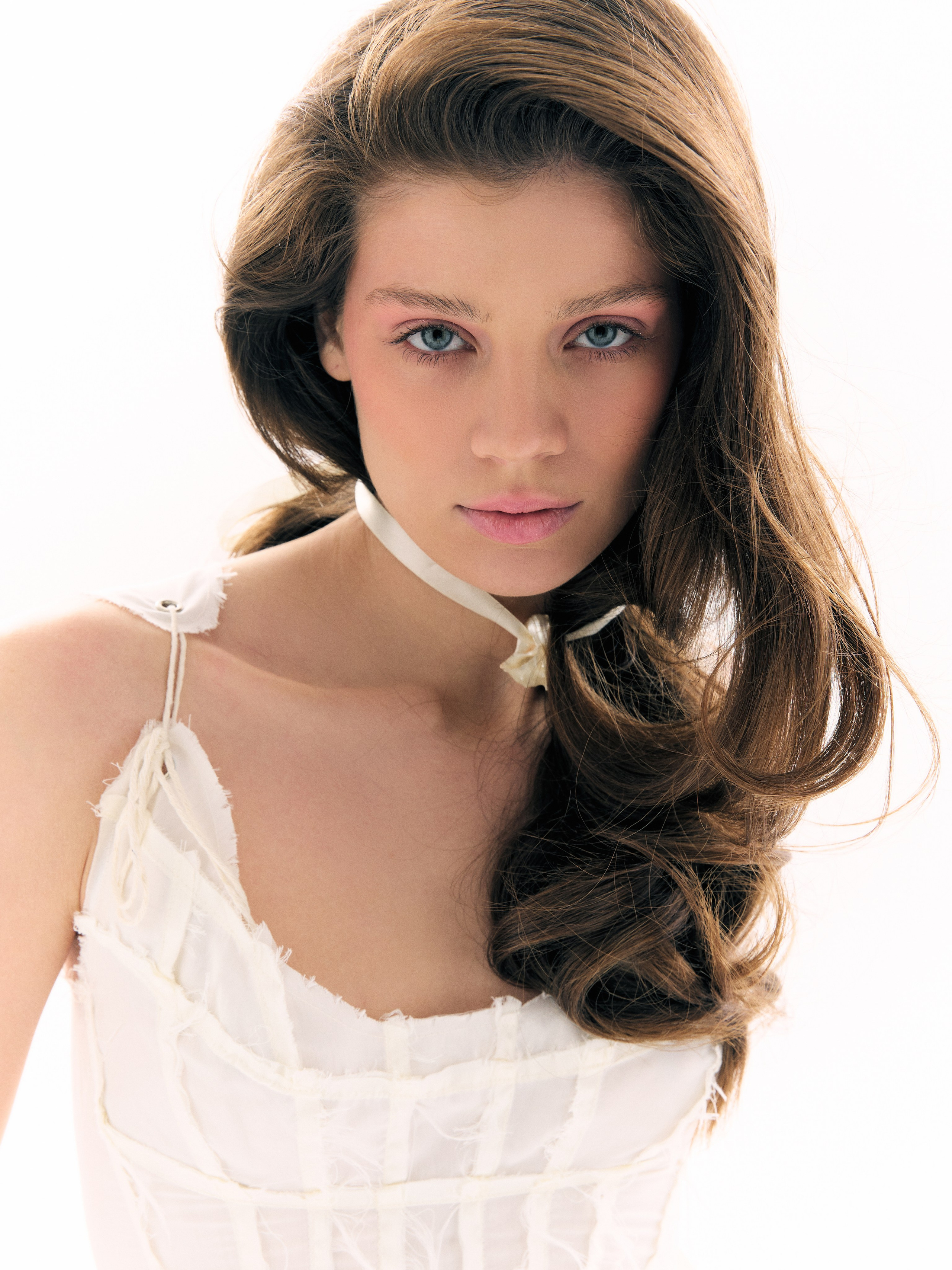 Fandigolde. Фотограф в Москве и Сургуте Алла Лесовая. Снимаю каталог для брендов и индивидуальные портреты для людей