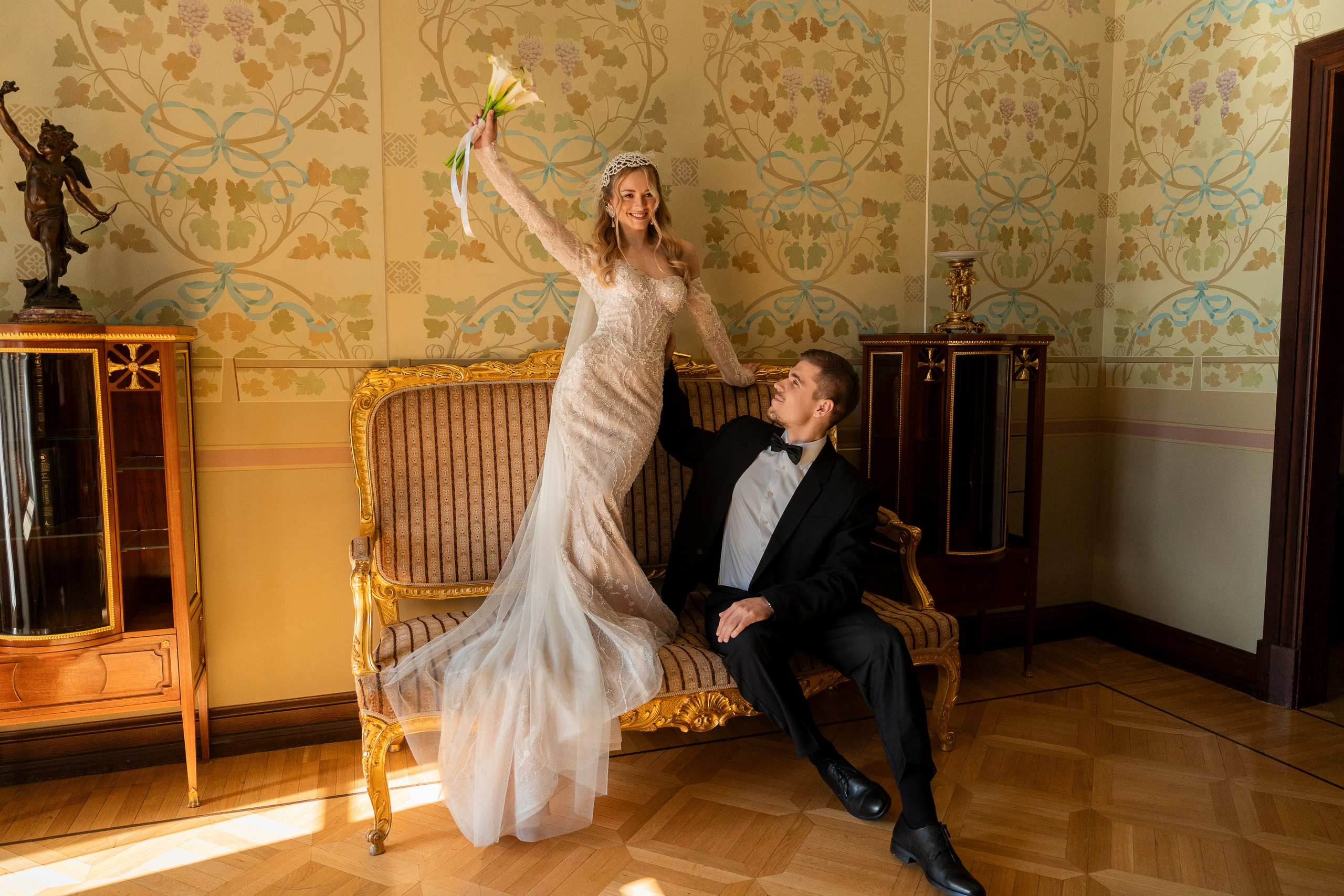 Свадебная фотосессия в отеле Метрополь. Свадебный фотограф в Москве Анна Полушина