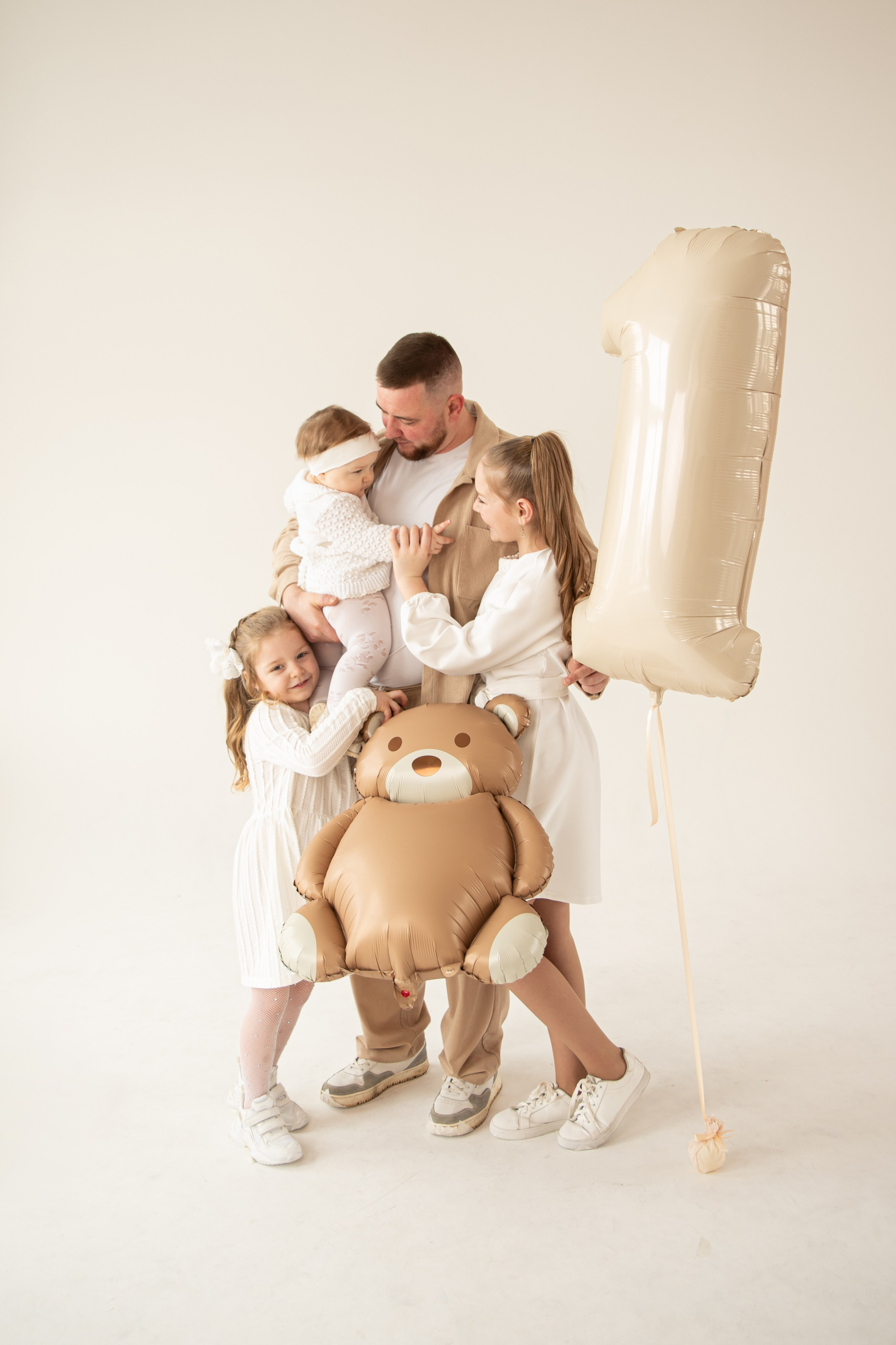 Семейная фотосессия в студии (циклорама). Семейный и детский фотограф в Туле Светлана Воронкова