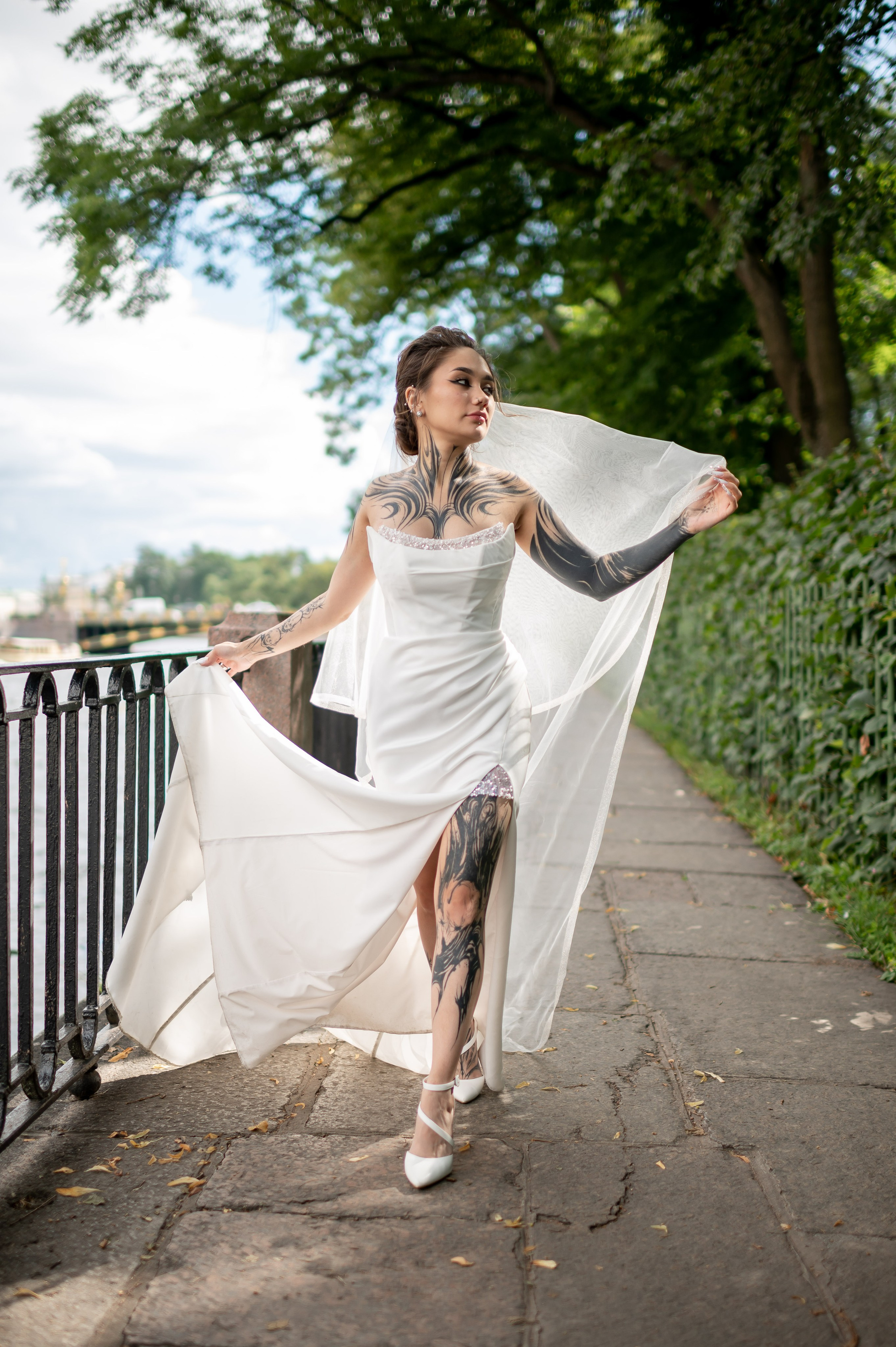 Диана и Евгений (маршрут № 1 в Питере: Исаакиевская площадь, красные маркизы Астории, набережная Мойки, Дворец Штиглица и Летний сад). Портретный, семейный и свадебный фотограф в Санкт-Петербурге и в Пушкине Ширяев Денис