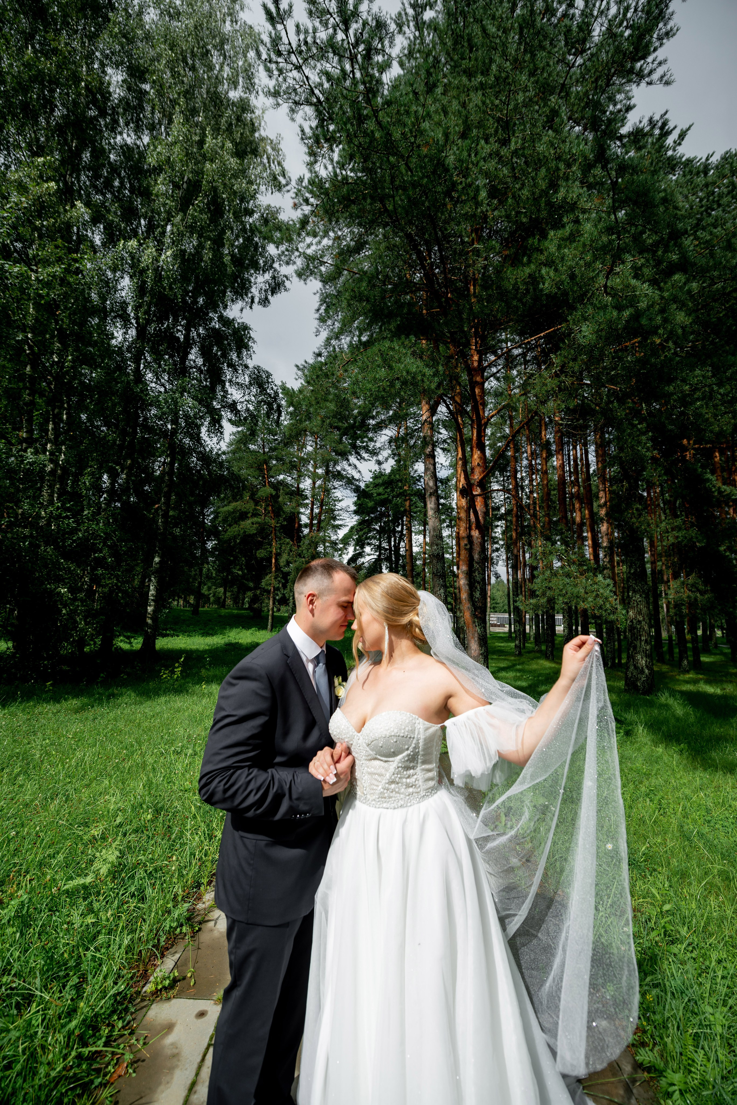 Ксения и Владислав (фотосессия в ЗАГСе и парке города Кингисеппа). Портретный, семейный и свадебный фотограф в Санкт-Петербурге и в Пушкине Ширяев Денис