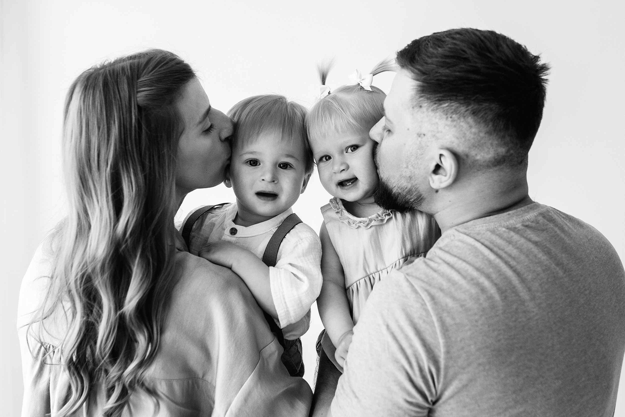 ВАРЯ и ИЛЬЯ 1 год. Фотограф новорожденных Оксана Полевская