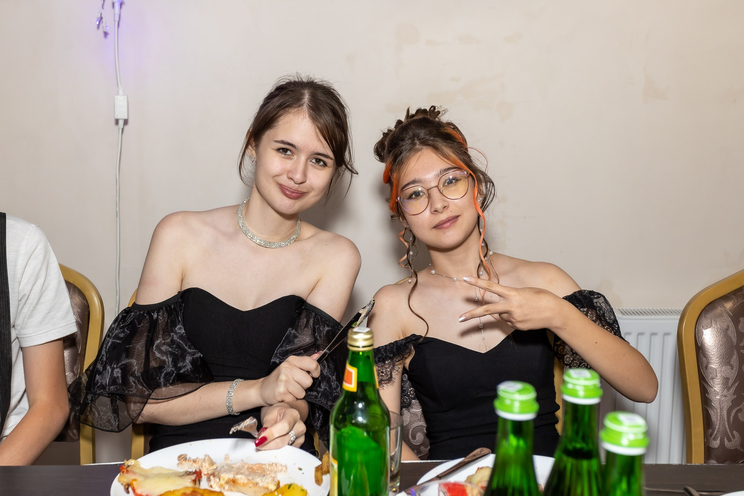 Вручение аттестата и выпускной вечер. Выпускные альбомы Майкоп, Краснодар Елена Золотарева