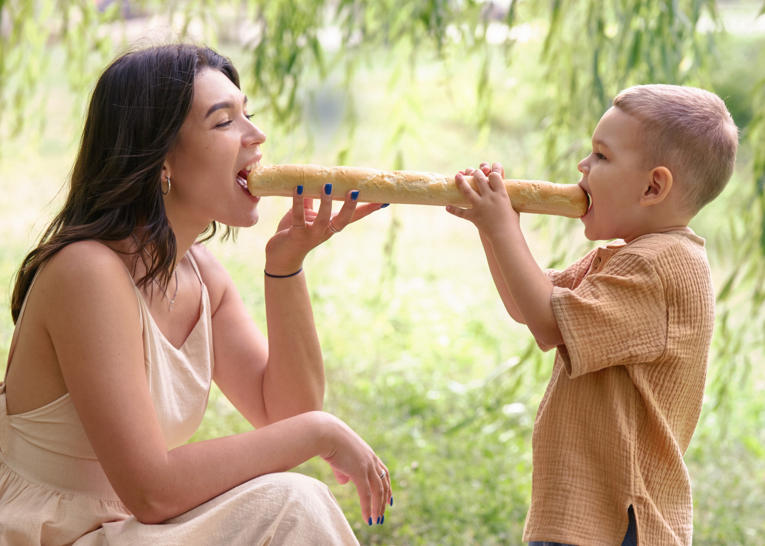 Летняя фотосессия на природе, в лесу, на улице. Семейная с детьми