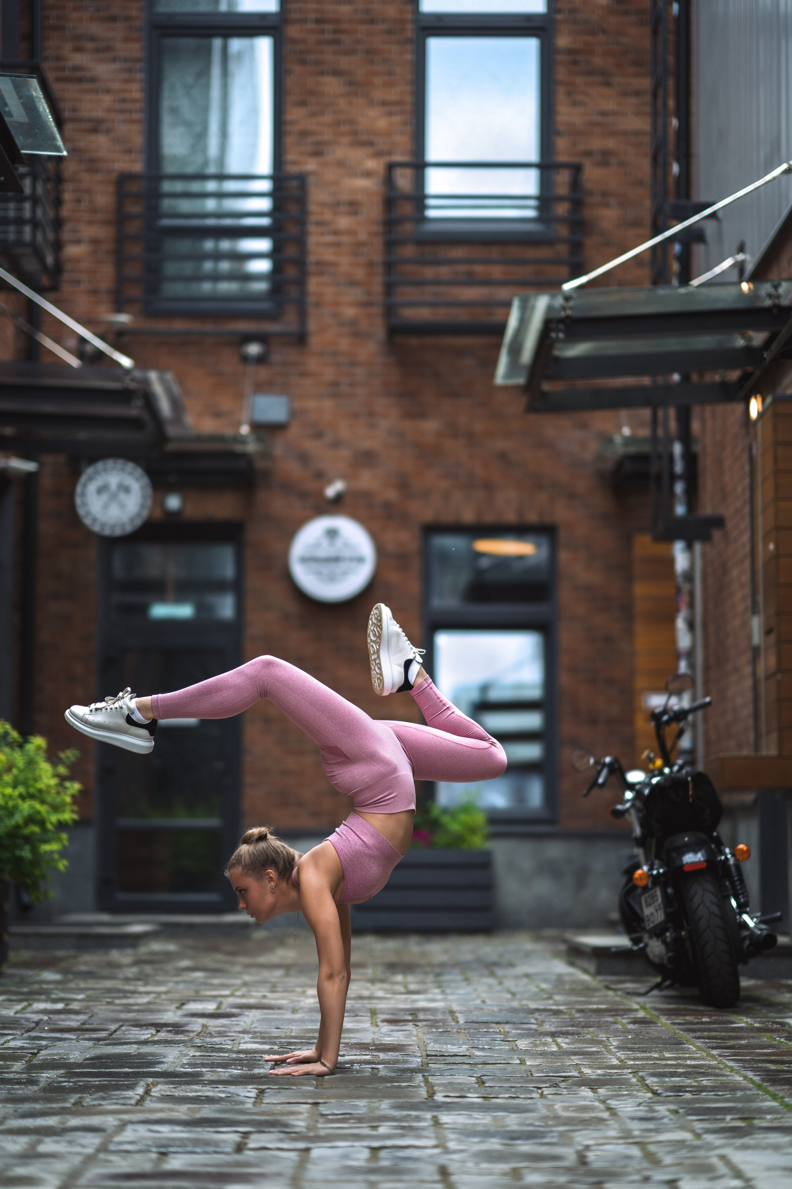 Растяжка на улице, фотограф Александр Плонский. Каталожная и промышленная съемка в Москве Александр Плонский