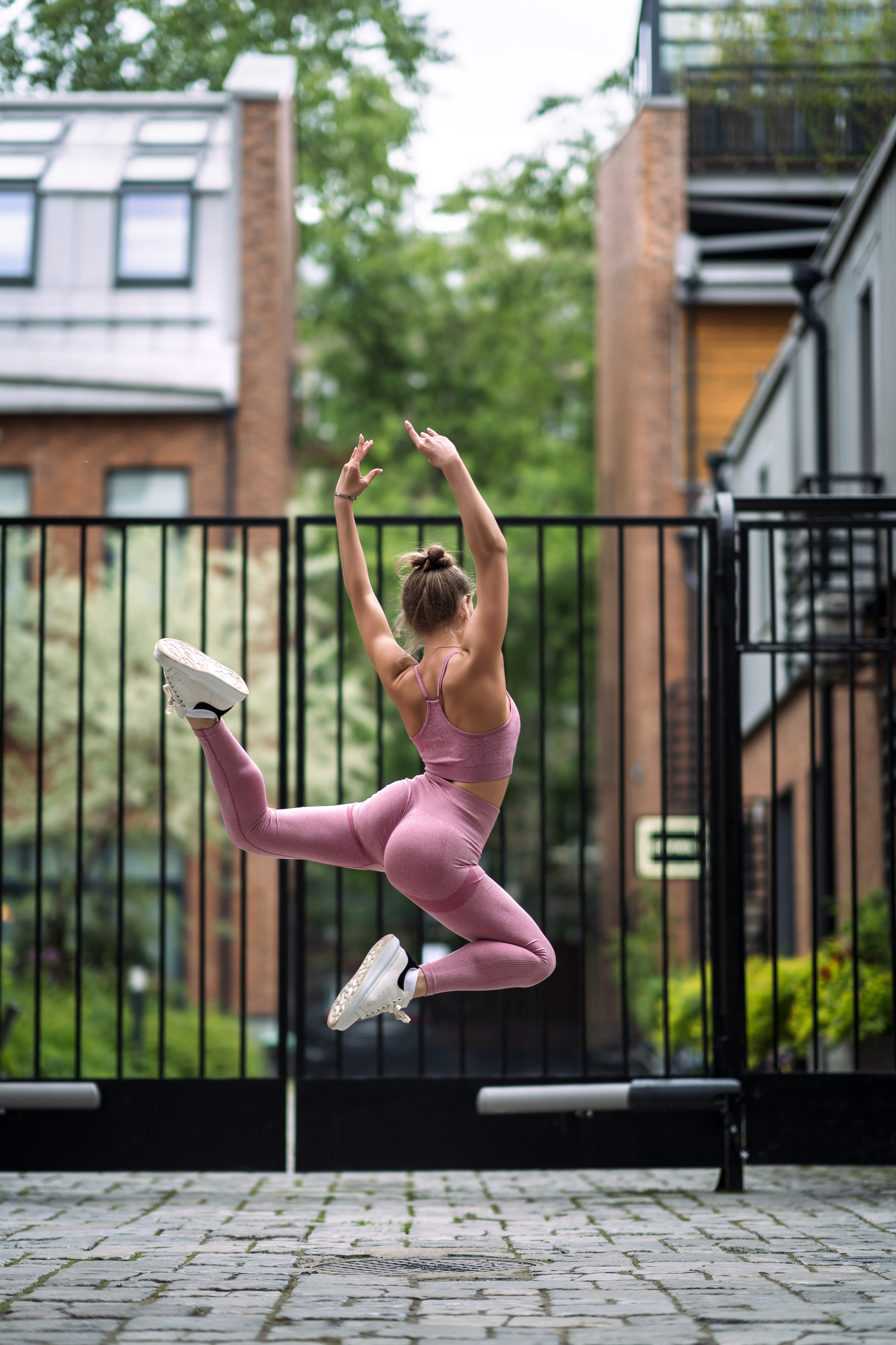 Растяжка на улице, фотограф Александр Плонский. Каталожная и промышленная съемка в Москве Александр Плонский