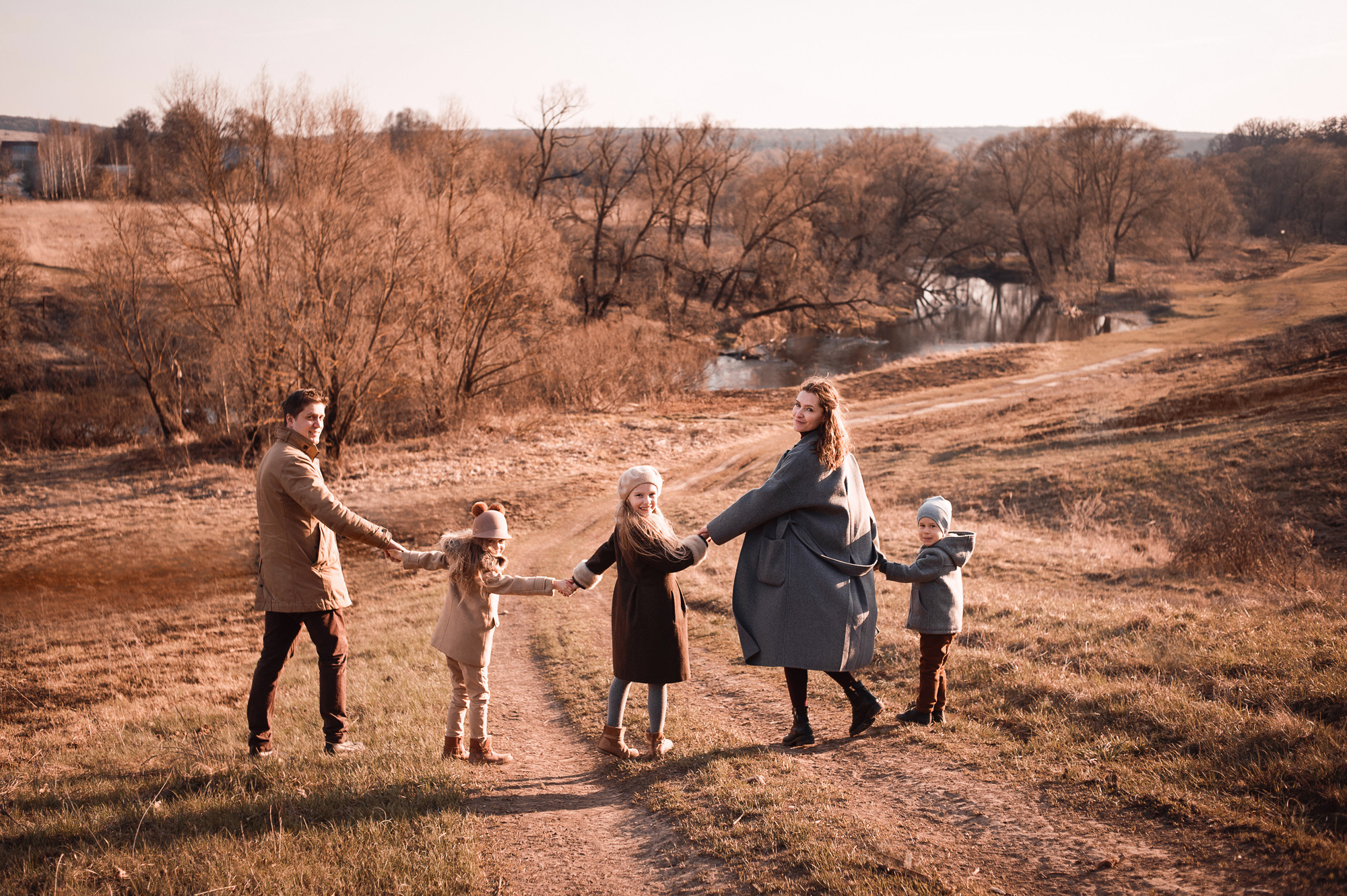 Весенняя фотосессия для семьи Анны и Кирилла. Семейный и женский фотограф Красноярск Екатерина Пусенкова