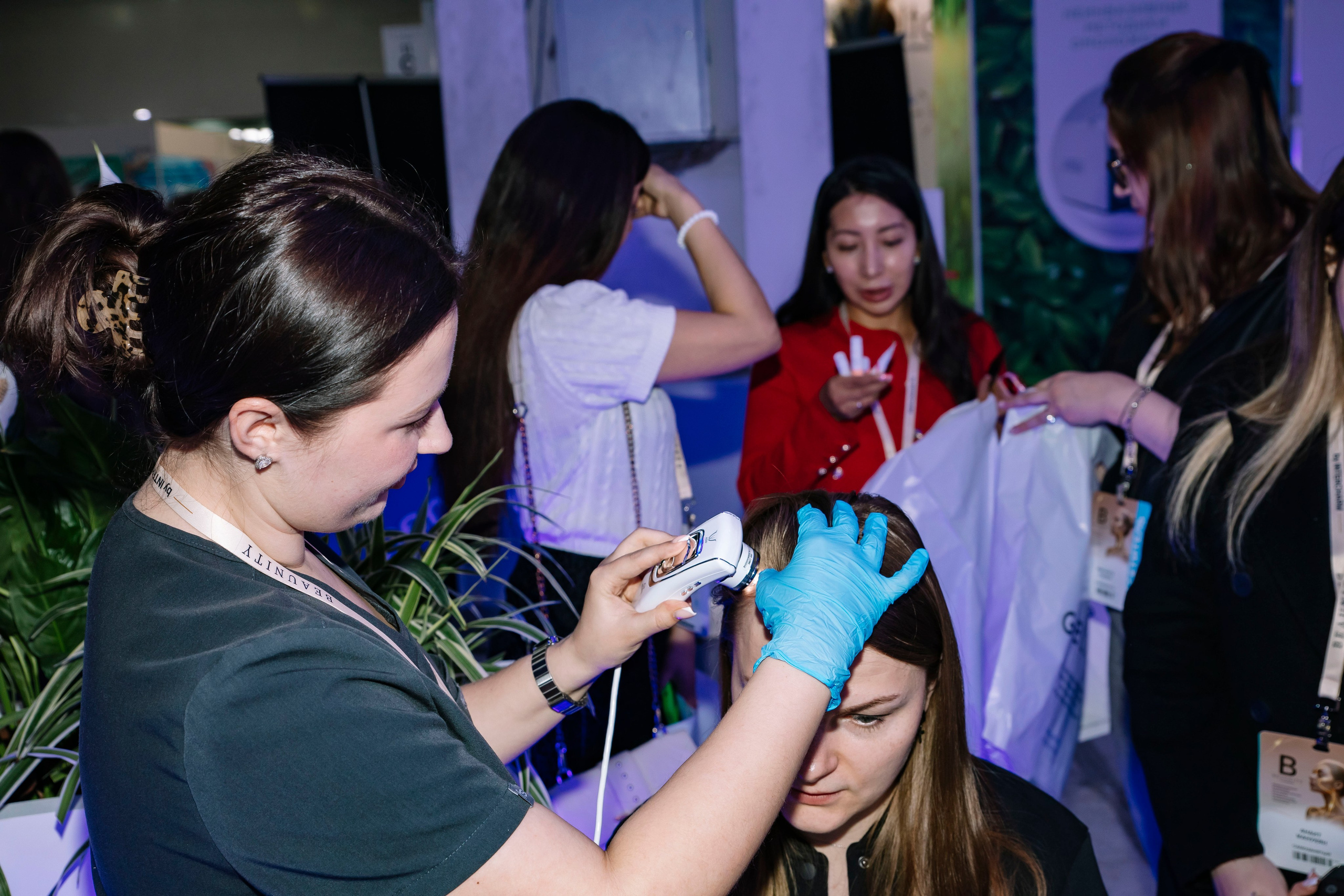 Выставка BEAUNITY by InterCHARM 2026. Профессиональный фотограф в Москве | Заказать фотосессию и съемку